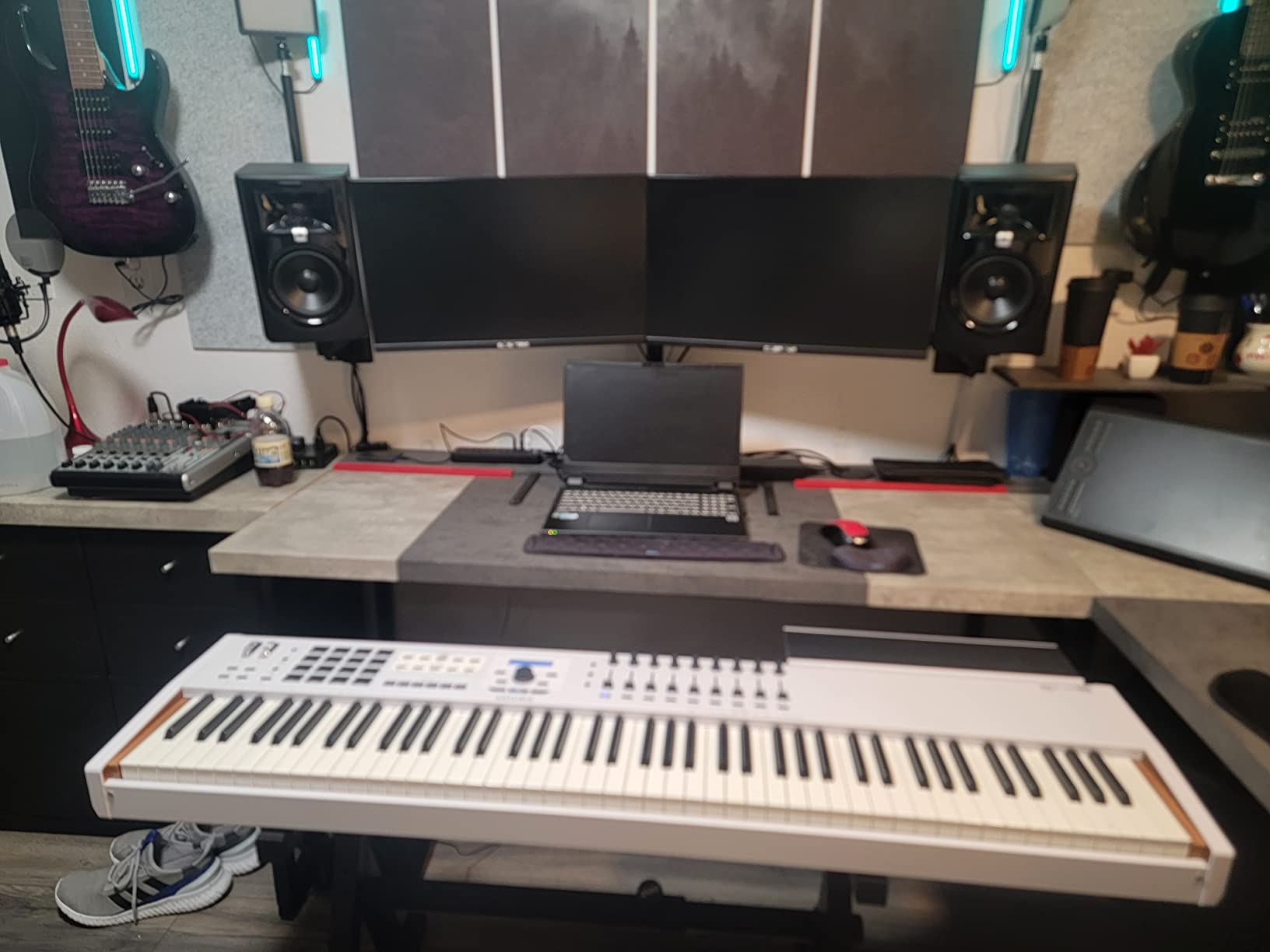 Arturia KeyLab 88 MkII 88 Key Weighted USB MIDI Keyboard Controller — Aftertouch, Velocity Sensitive, Hammer-Action, Piano Feel, With 16 Drum Pads, 9 Faders, 9 Knobs and Analog Lab V Software Included customer photo 1