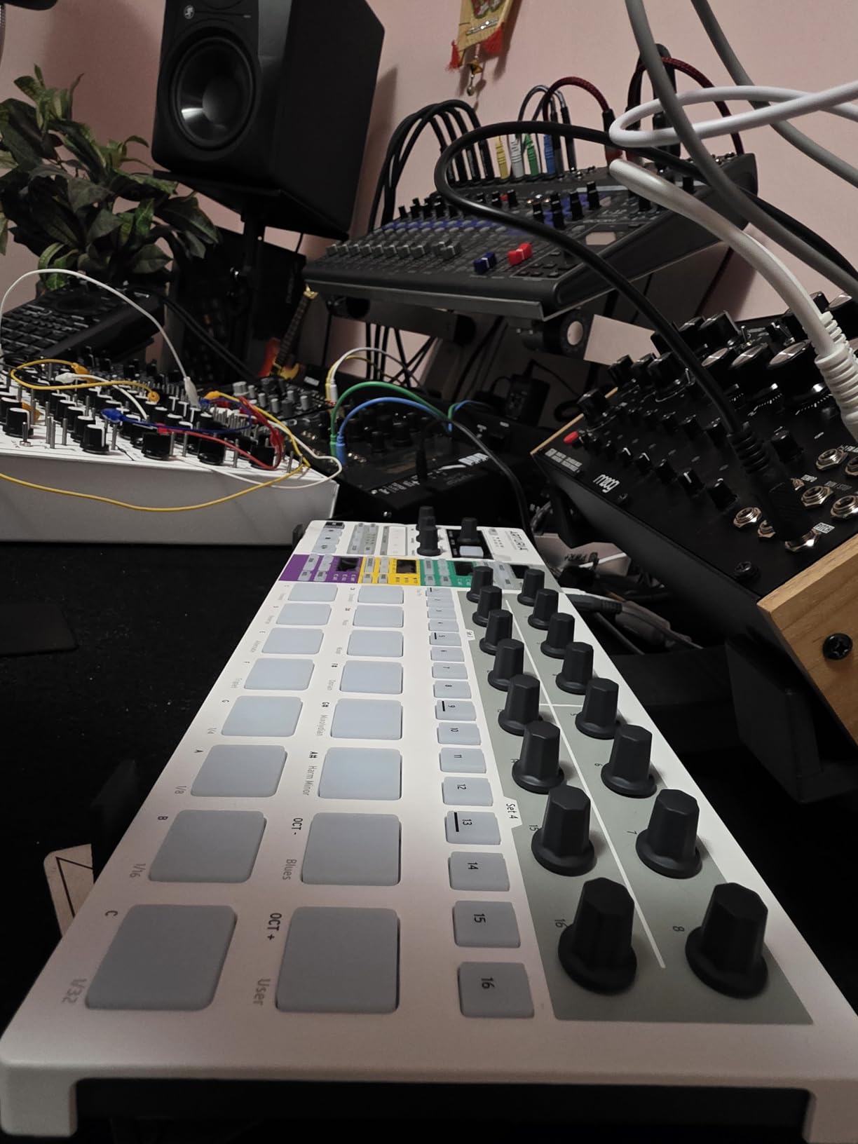 Arturia KeyLab 88 MkII 88 Key Weighted USB MIDI Keyboard Controller — Aftertouch, Velocity Sensitive, Hammer-Action, Piano Feel, With 16 Drum Pads, 9 Faders, 9 Knobs and Analog Lab V Software Included customer photo 2
