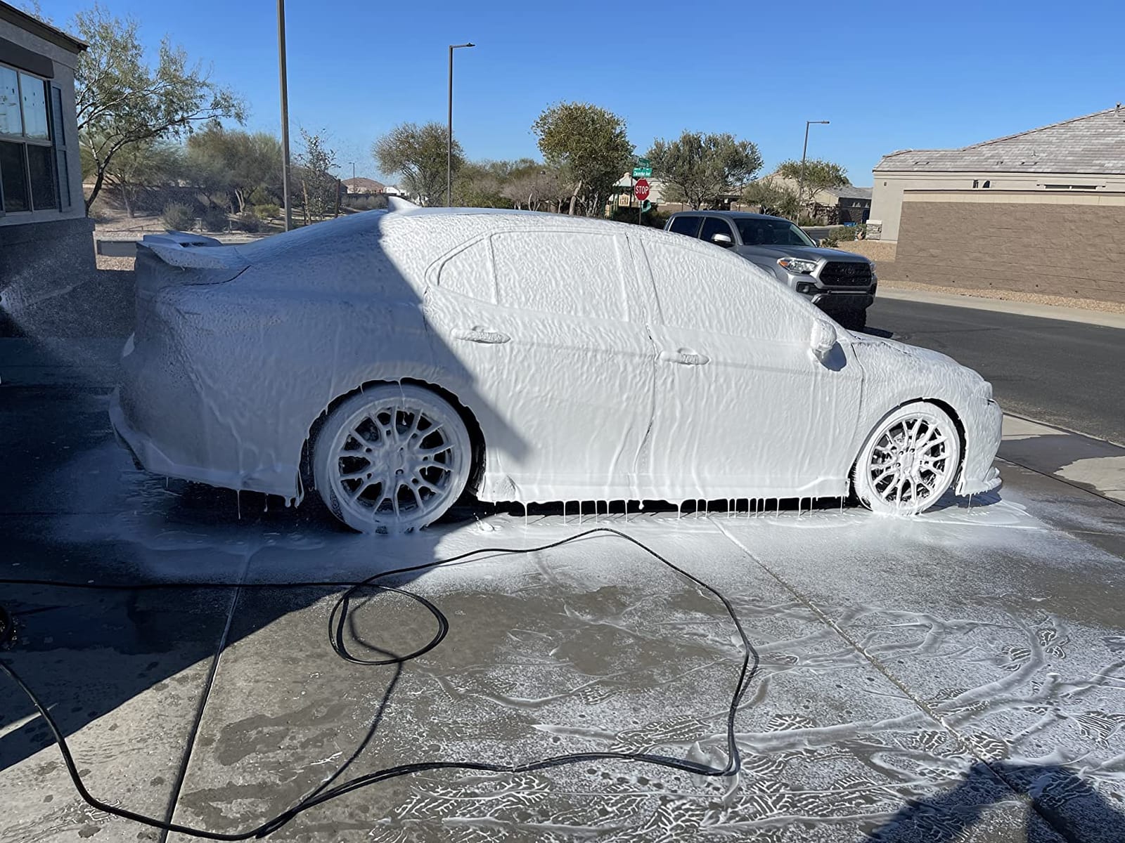 Amazon Basics Foam Cannon with 1/4-Inch Quick Connector for Pressure Washer, Snow Foam Lance for Car Washing, Adjustable Nozzle, 33-Ounce (1 Liter) customer photo 2