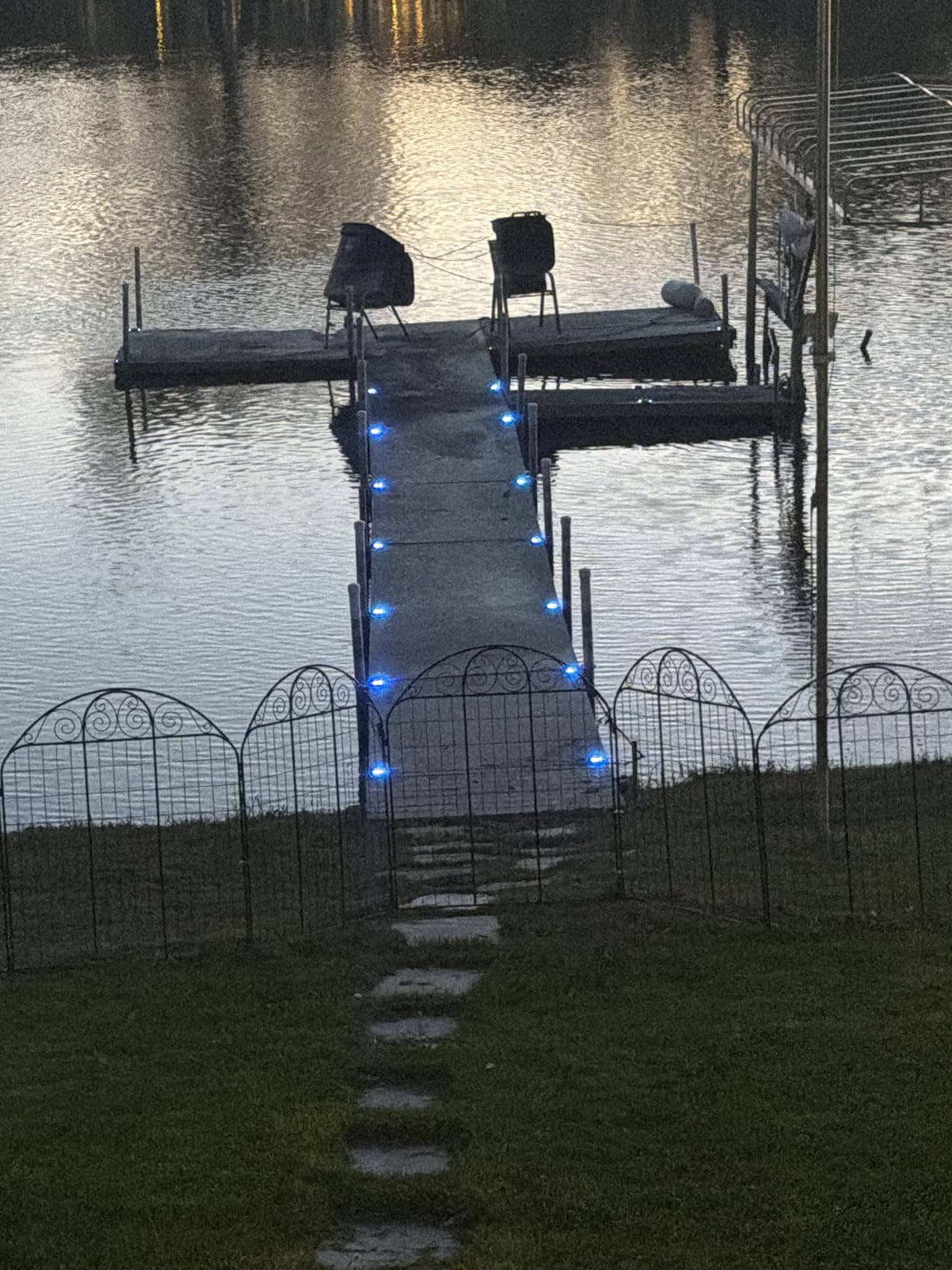 VOLISUN Solar Deck Driveway Dock Lights,Solar Pathway Lights,White 12 Pack customer photo 2
