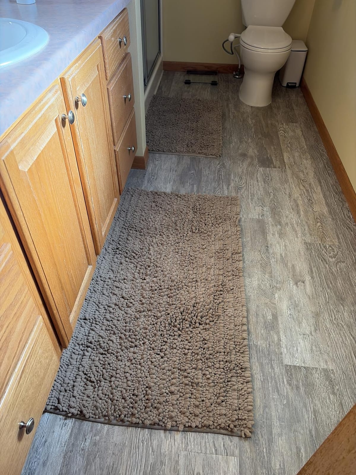 Yimobra Bathroom Rugs Non-Slip Washable – Extra Soft & Absorbent Chenille Bath Mat, Quick-Dry Plush Shaggy Floor & Vanity Bath Rugs for Tub & Shower, Modern Home Decor Accessories, 24 x 17, Grey customer photo 1