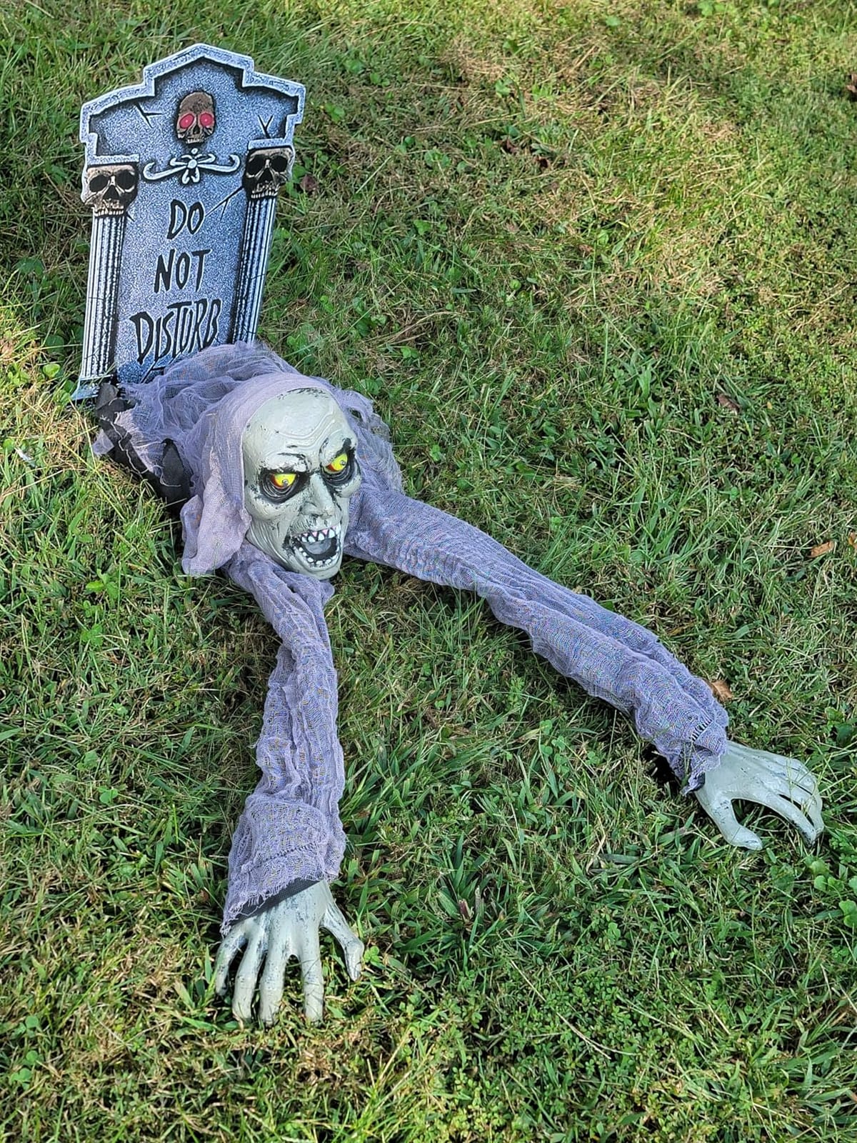 JOYIN Zombie Halloween Decoration Outdoor Groundbreaker Scary Halloween Graveyard Decor with Sound and Flashing Eyes for Yard Garden, Outside Lawn Haunted House Prop customer photo 2