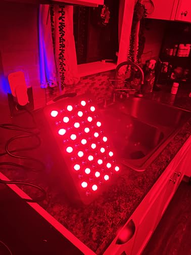 Hooga HG1000 Full Body Red Light Therapy Panel, 200 LEDs, 660nm Red & 850nm Near-Infrared Light, Built-in Timer, Door Hanging Kit customer photo 2