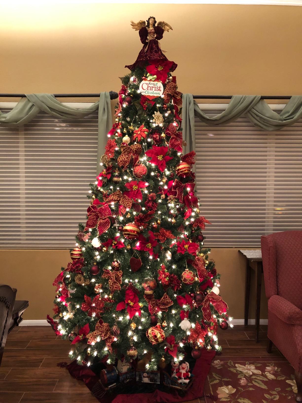 Best Choice Products 6ft Artificial Christmas Tree with LED Twinkling Lights, Pre-Lit Spruce Realistic Holiday Xmas Décor, 250 Lights, 798 Tips customer photo 2