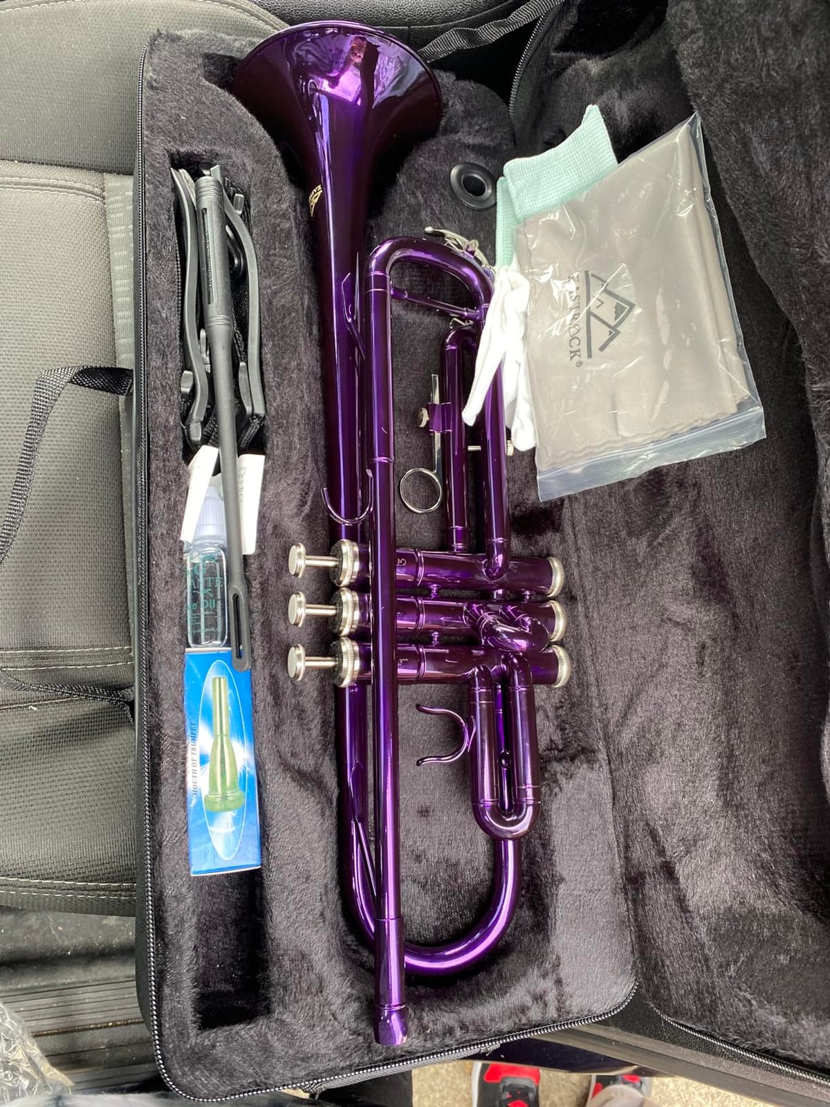 EASTROCK Bb Trumpet Standard Trumpet Set with Carrying Case,Gloves, 7C Mouthpiece and Cleaning Kit (Gold) customer photo 2