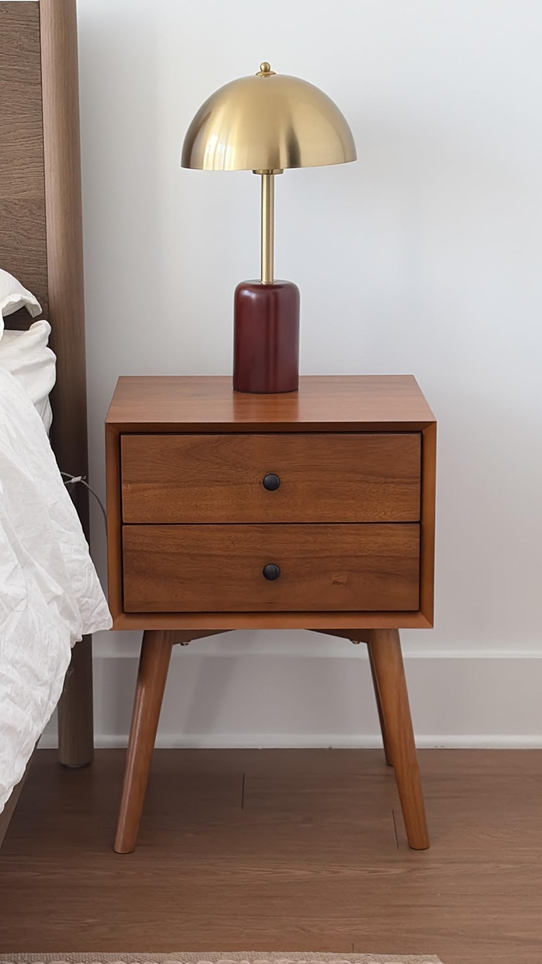 Poly & BARK Dorsey Nightstand - Mid-Century Modern Nightstand – Solid Wood Bedside Table with 2 Drawers, Acorn Walnut Finish, 23.5