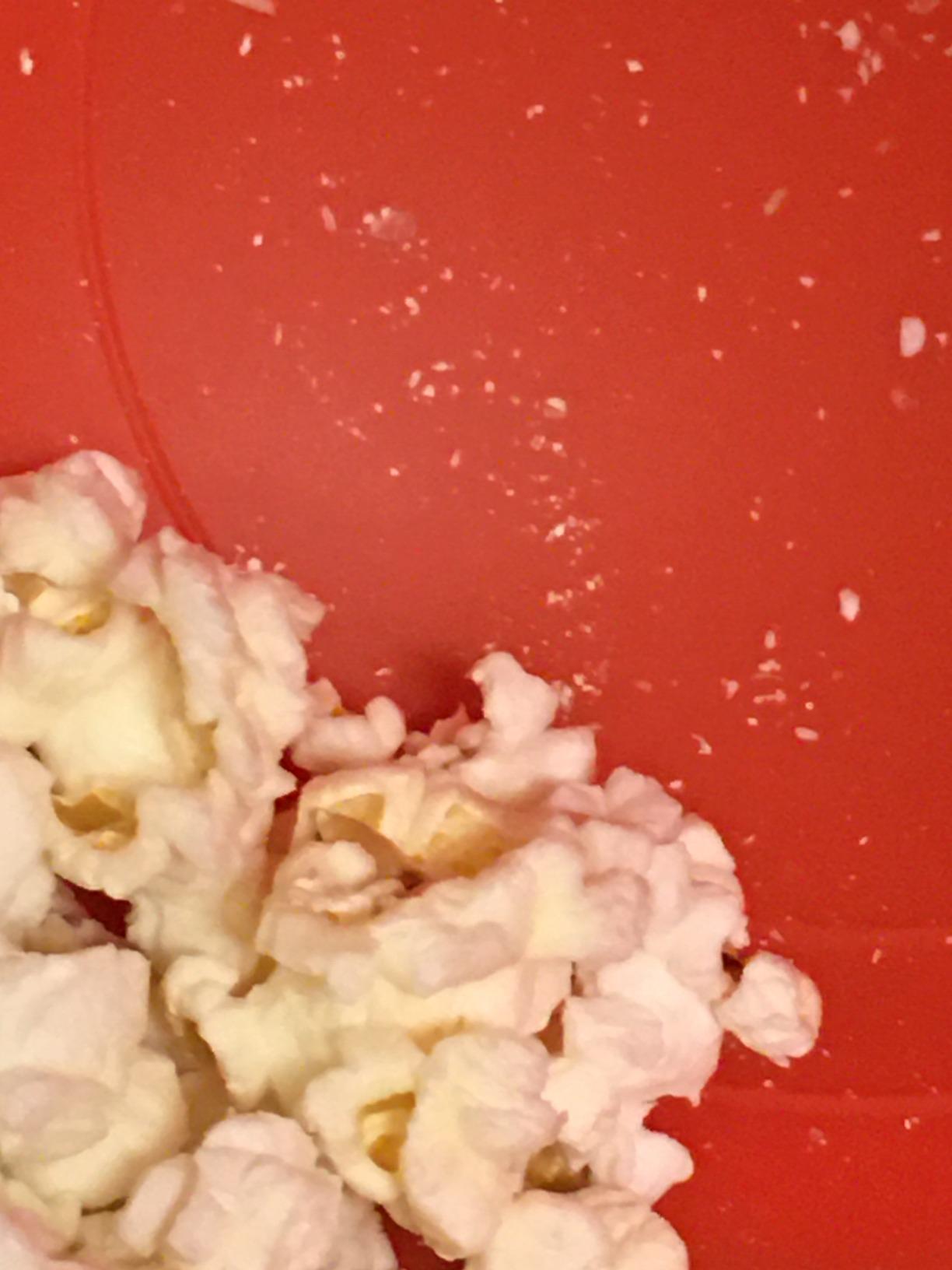 POPCO Silicone Microwave Popcorn Popper with Handles, Silicone Popcorn Maker, Collapsible Bowl and Dishwasher Safe - 15 Colors Available (Gray) customer photo 1