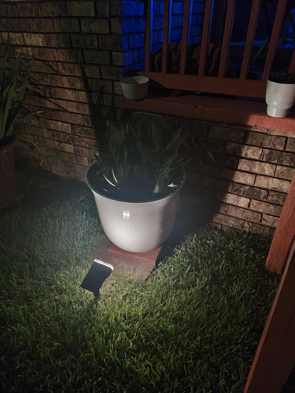 Linkind Solar Lights Outdoor Waterproof Landscape Spotlight Daylight 2 Pack customer photo 2