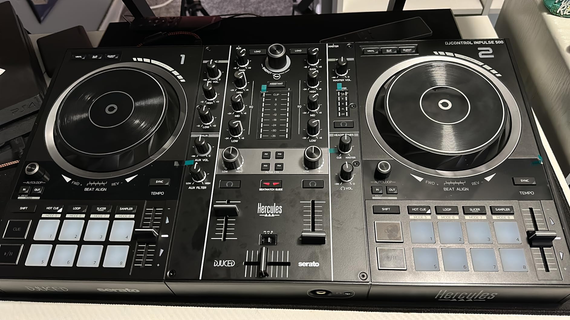 Hercules DJControl Inpulse 500: 2-deck USB DJ controller for Serato DJ and DJUCED (included) | For Serato DJ and DJUCED included customer photo 2