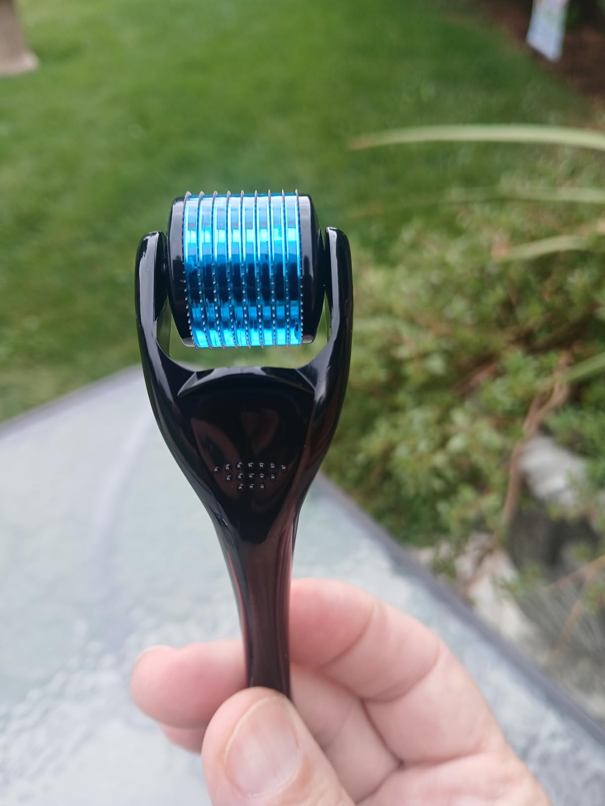 ROSELYNBOUTIQUE Derma Roller for Men & Women - Beauty Tool,0.25mm,Titanium customer photo 1