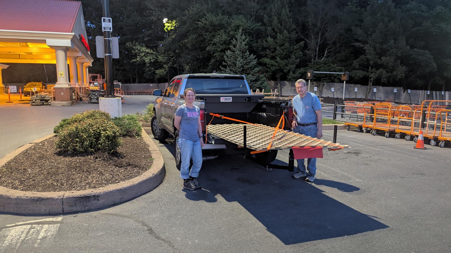 Mockins 2-in-1 All-Weather 750 Lbs Capacity Truck Bed Extender Hitch Mount customer photo 1