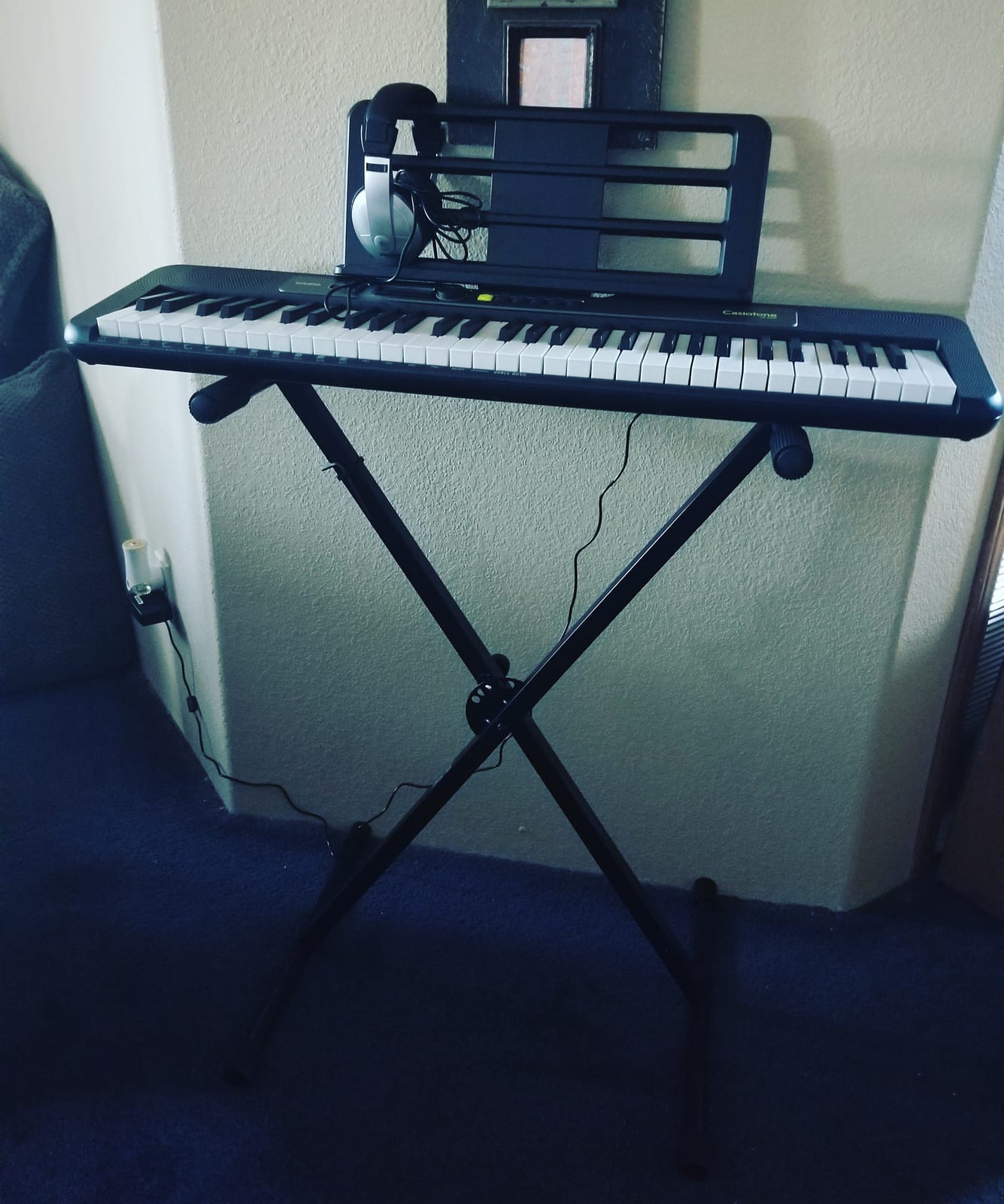 Casio LK-S250 61-Key Premium Lighted Keyboard Pack with Stand, Headphones & Power Supply (CAS LKS250 PPK) customer photo 1
