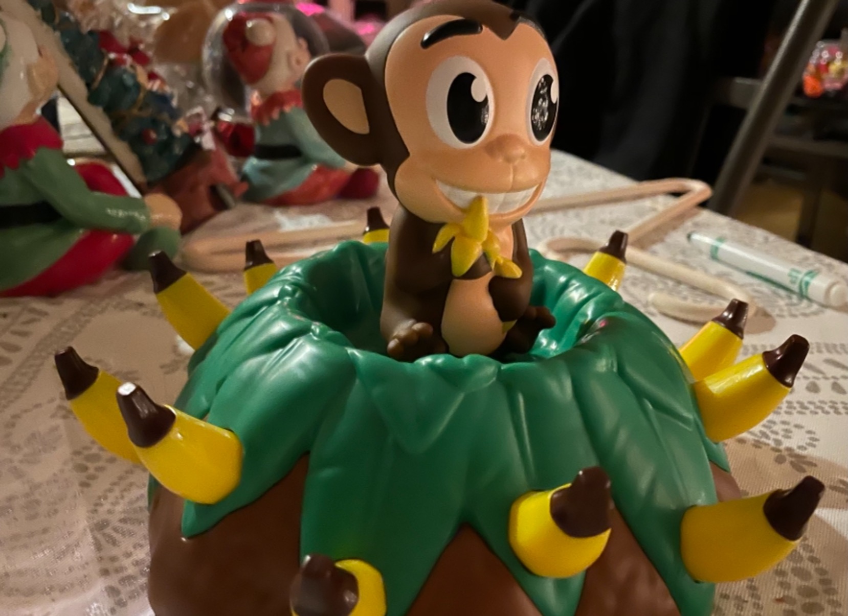 Goliath Banana Blast - Pull The Bananas Until The Monkey Jumps Game - Includes a Fun Colorful 24pc Puzzle by Goliath , Green customer photo 1