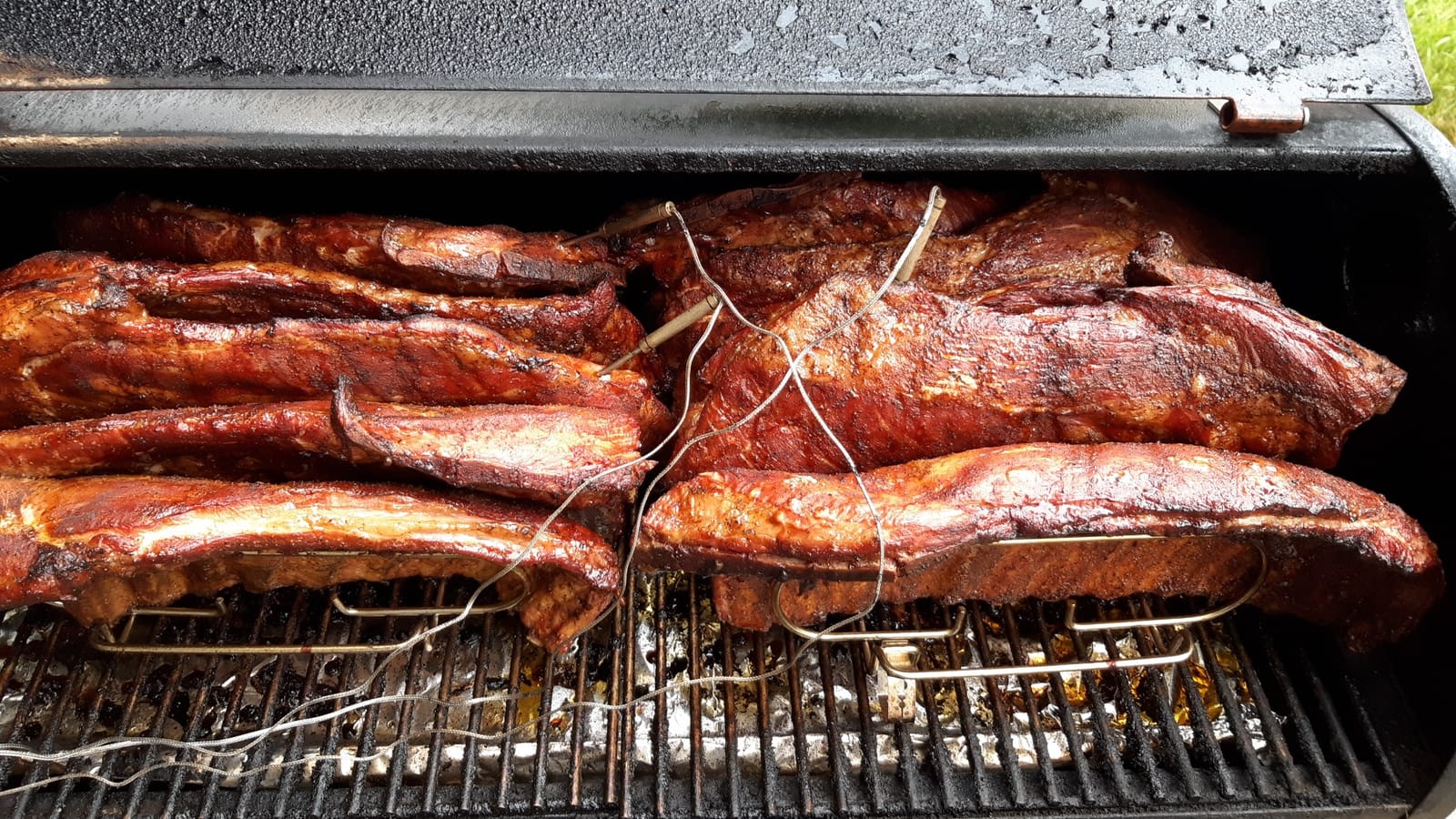 Rib Rack Stainless Steel – 6-Rib Capacity! Integrated Temperature Probe Holder - Never Risk Burnt Ribs Again! 100% Food-Safe, Non-Magnetic Stainless Steel – Easy Clean-up and Coating-Free! customer photo 2