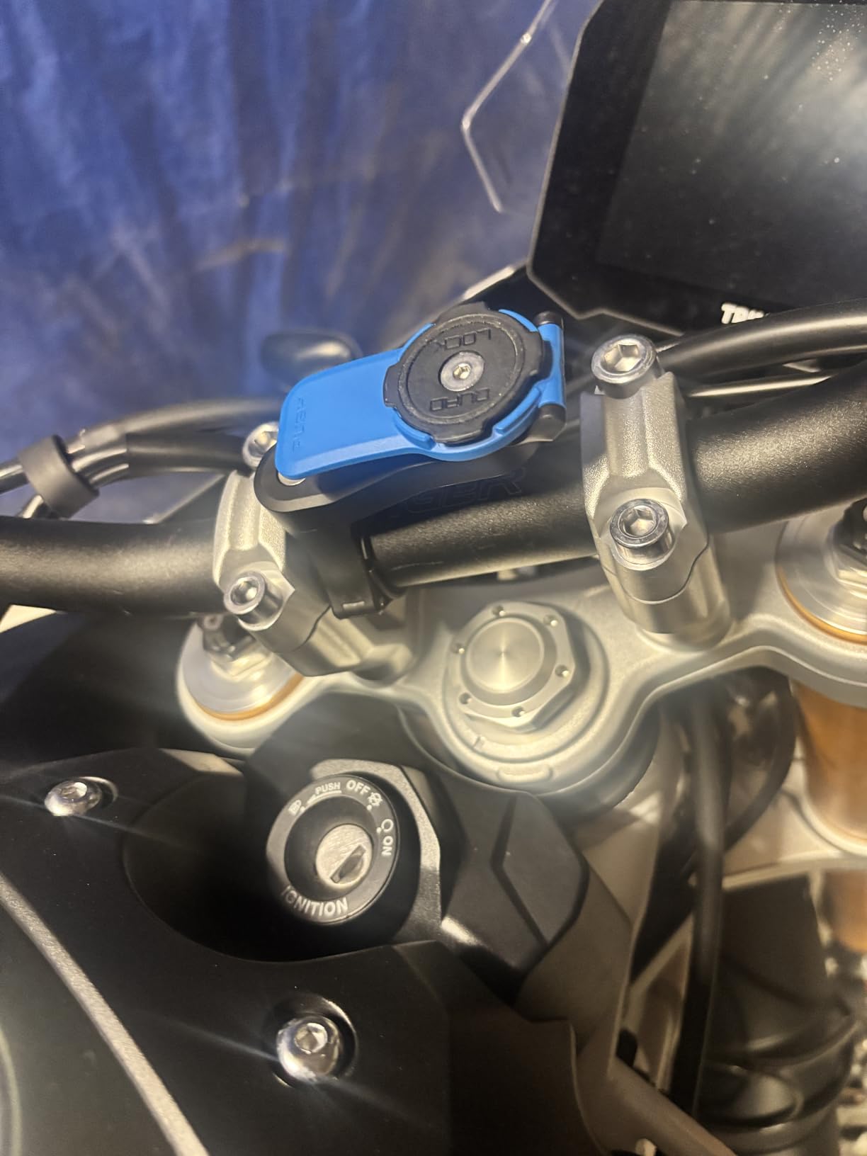 Quad Lock Motorcycle Handlebar Phone Mount for iPhone, Galaxy Pixel and Universal Adapters customer photo 1