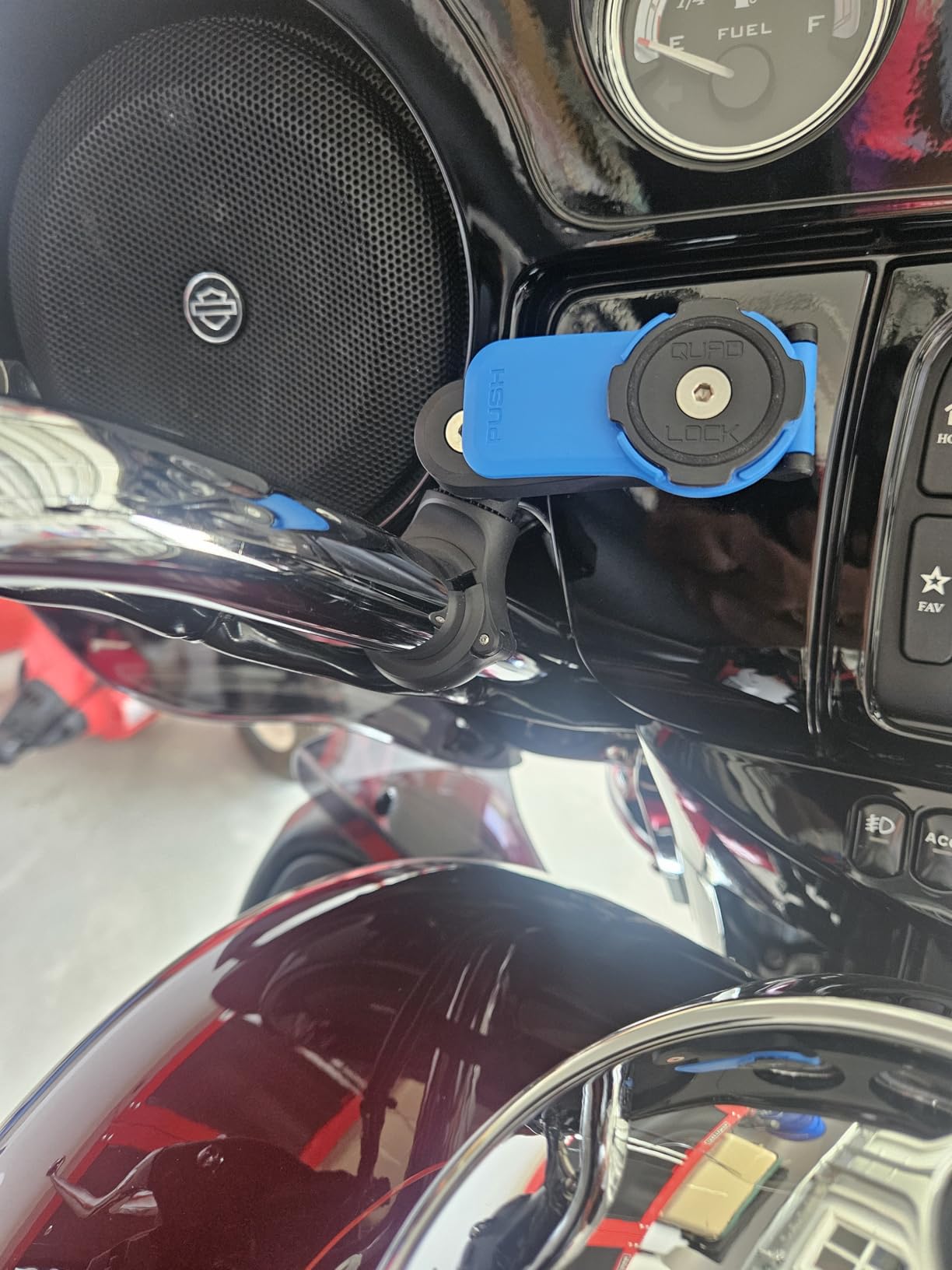 Quad Lock Motorcycle Handlebar Phone Mount for iPhone, Galaxy Pixel and Universal Adapters customer photo 2