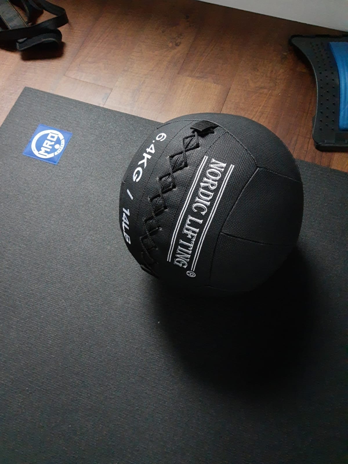Nordic Lifting Wall Ball for Gym, Cross-Training, & Fitness Race customer photo 1