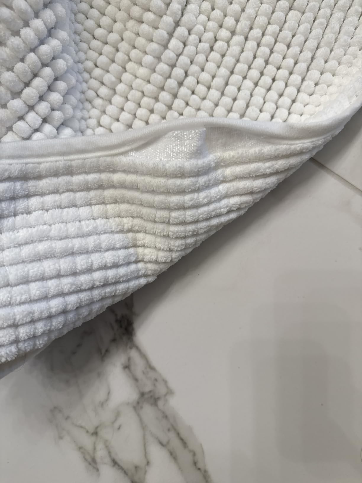 SUBRTEX Bathroom Rugs Chenille Bath Rug Soft Short Plush Bath Mat Soft Shower Mat Water Absorbent Shower Mat Quick Dry Machine Washable (White, 20