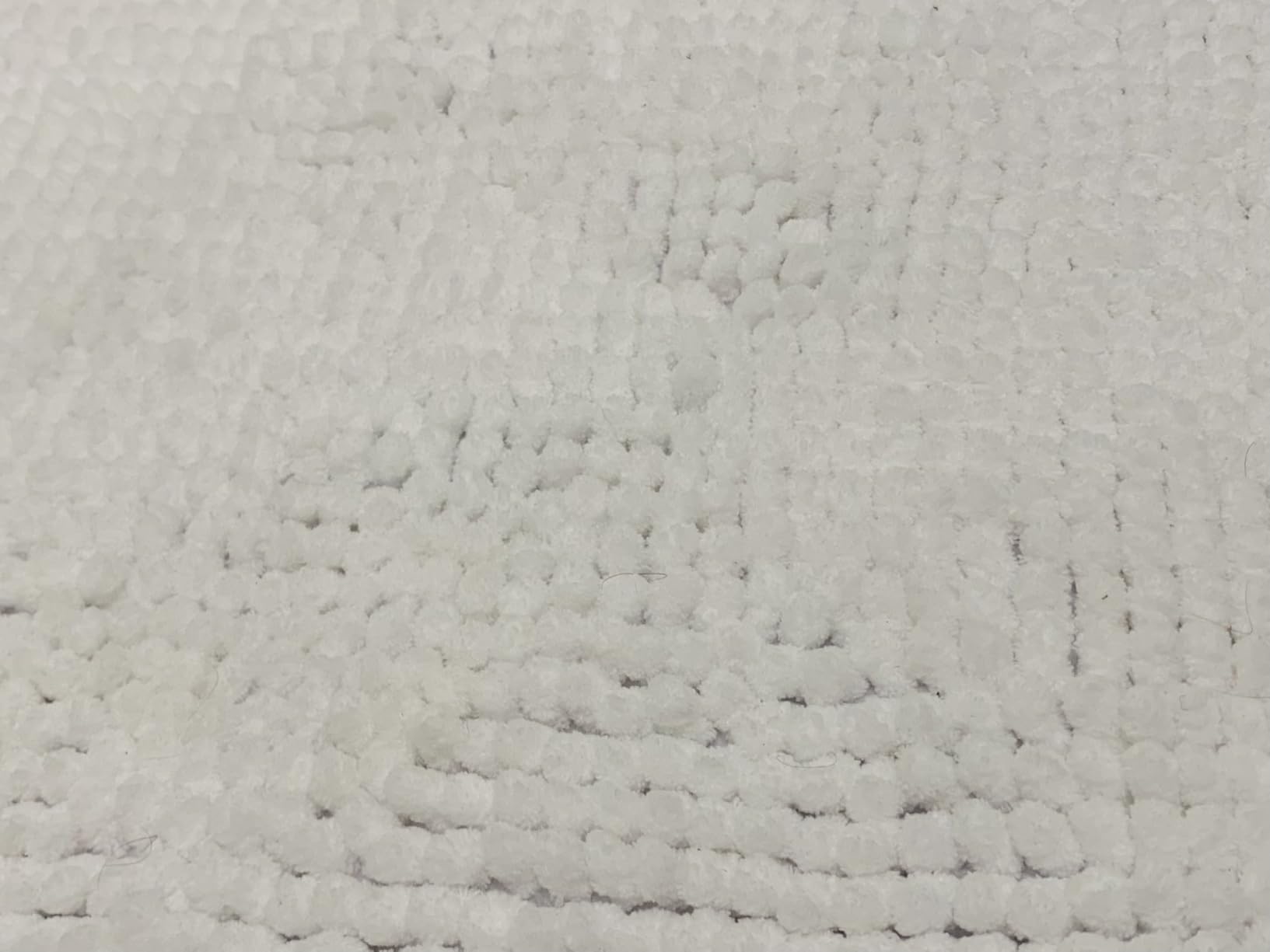 SUBRTEX Bathroom Rugs Chenille Bath Rug Soft Short Plush Bath Mat Soft Shower Mat Water Absorbent Shower Mat Quick Dry Machine Washable (White, 20