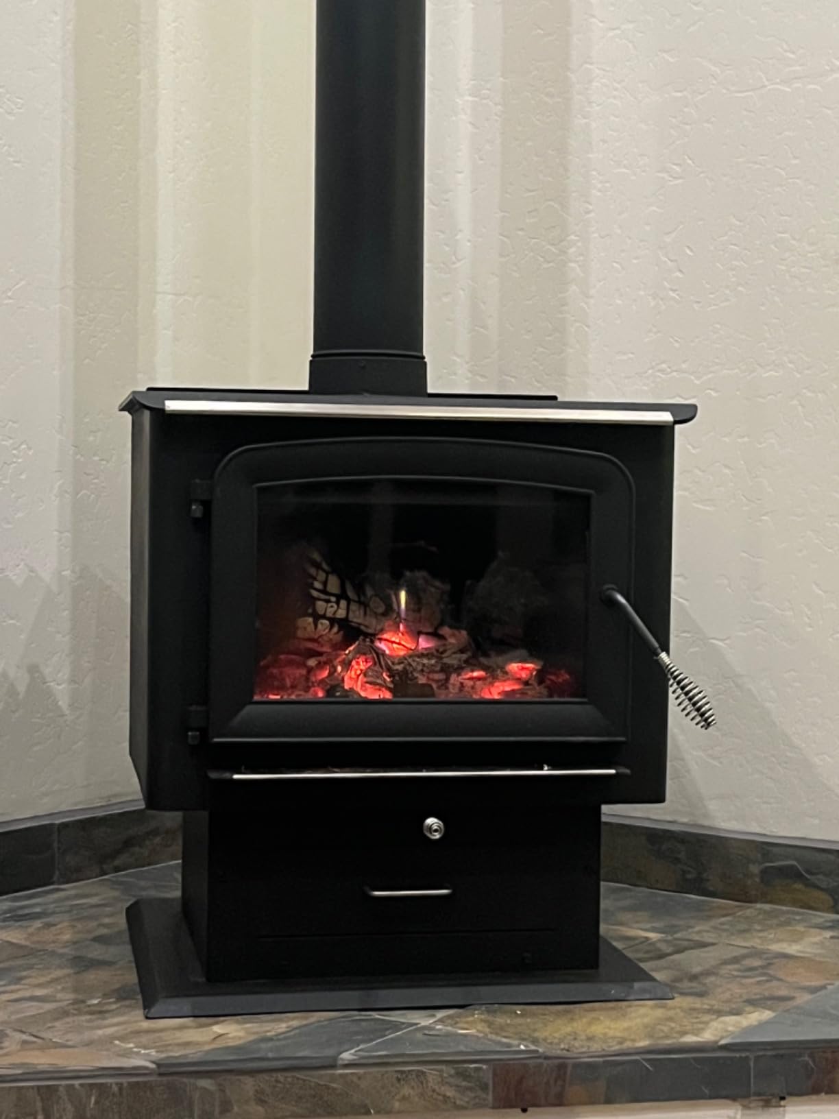 Ashley Hearth AW2520E-P 2,500 sq ft Wood Stove with Legs and Pedestal customer photo 1