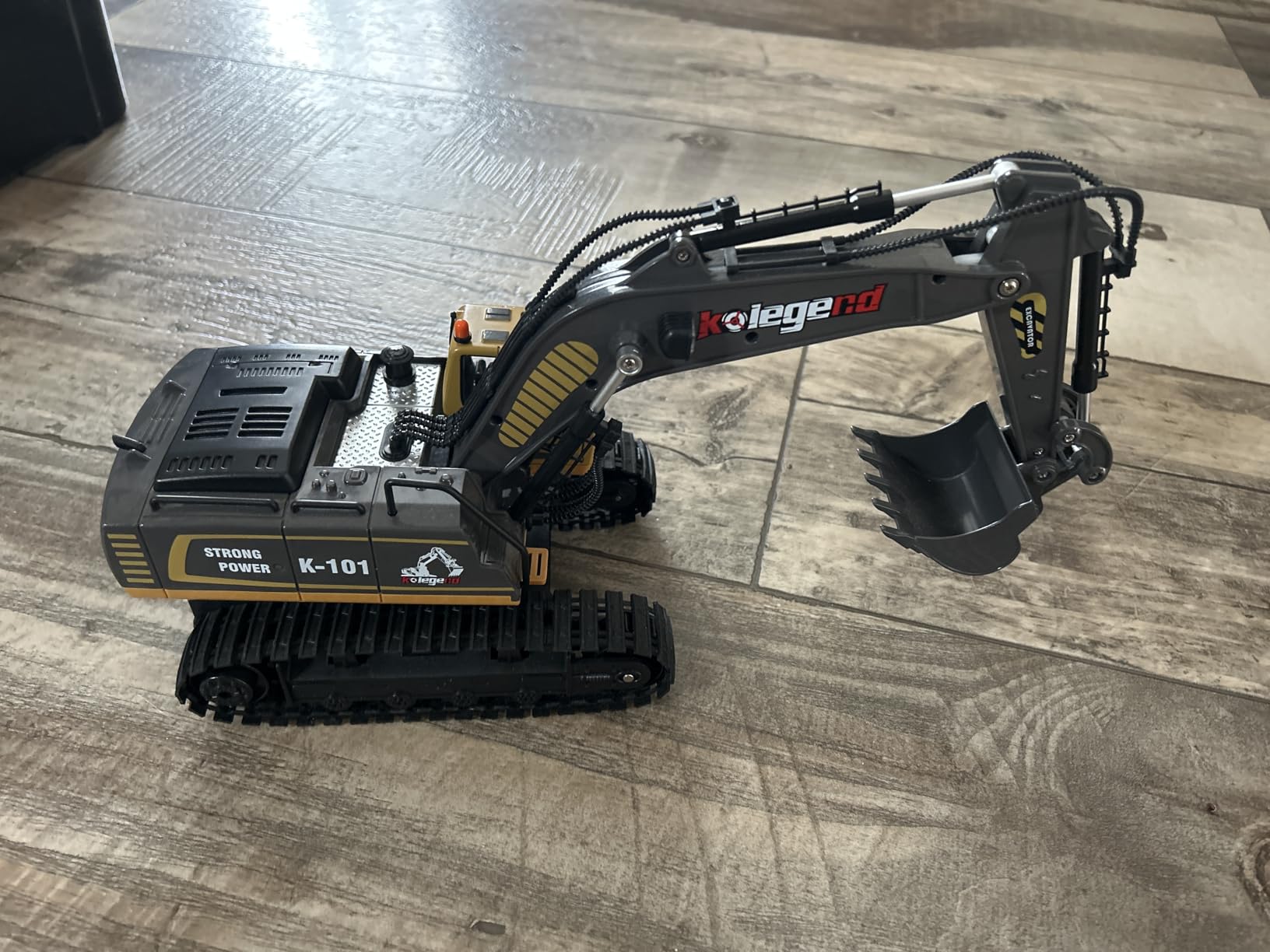 kolegend RC Excavator Toy | 1:18 Remote Control Excavator customer photo 2