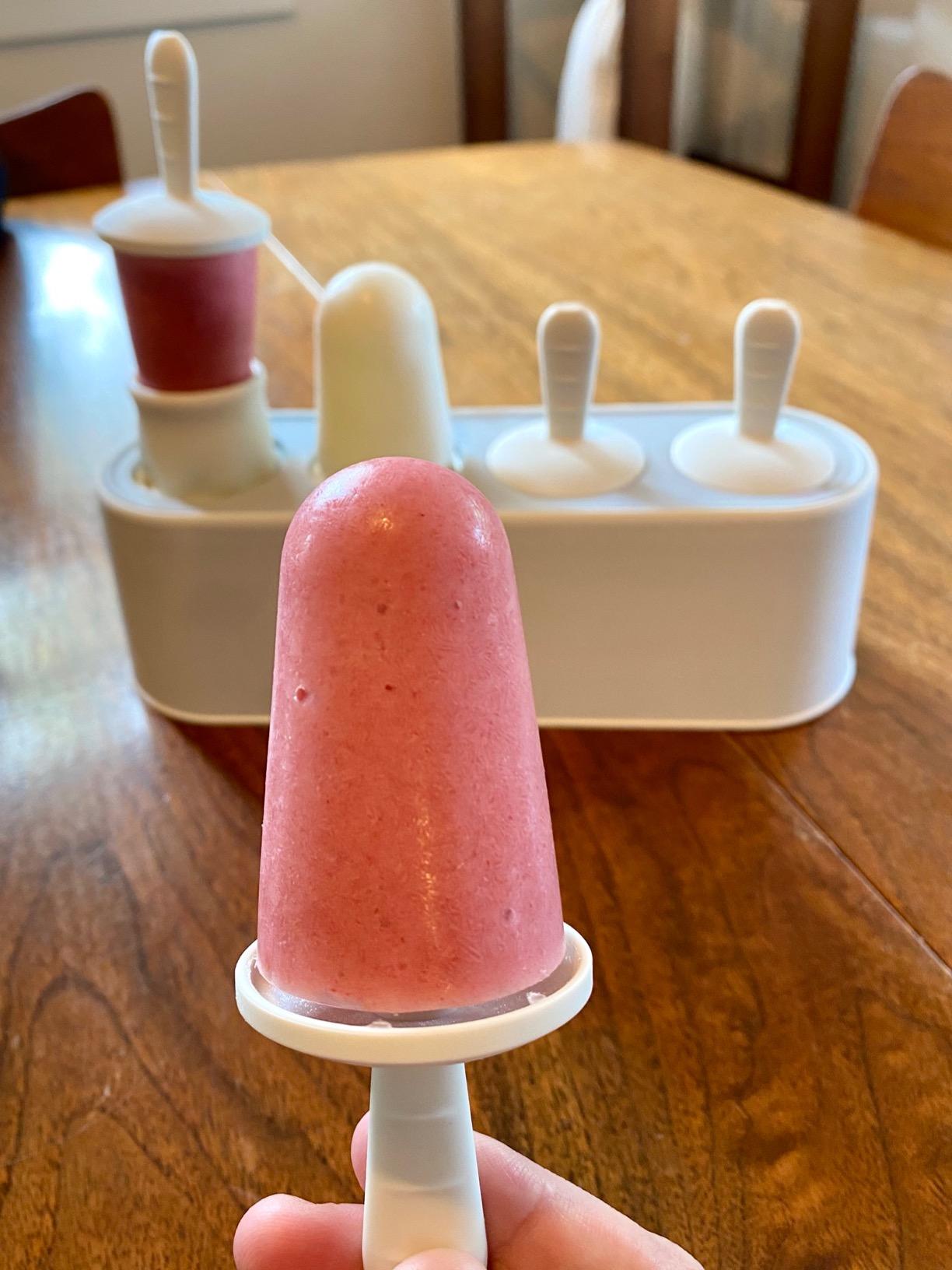 WYOK Popsicle Molds 4-Cavity Silicone Ice Pop Mold (Blue, IcyClassic Pops) customer photo 1