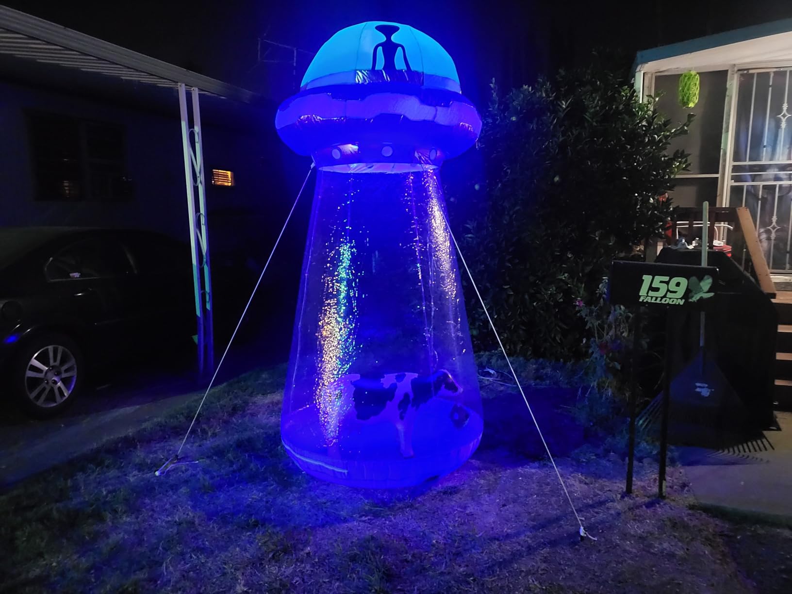 Joiedomi 9 FT Tall Halloween Inflatable UFO Outdoor Decorations, Halloween Blow Ups UFO Alien Decor for Yard Decoration with LEDs for Lawn Garden Party Decor customer photo 1