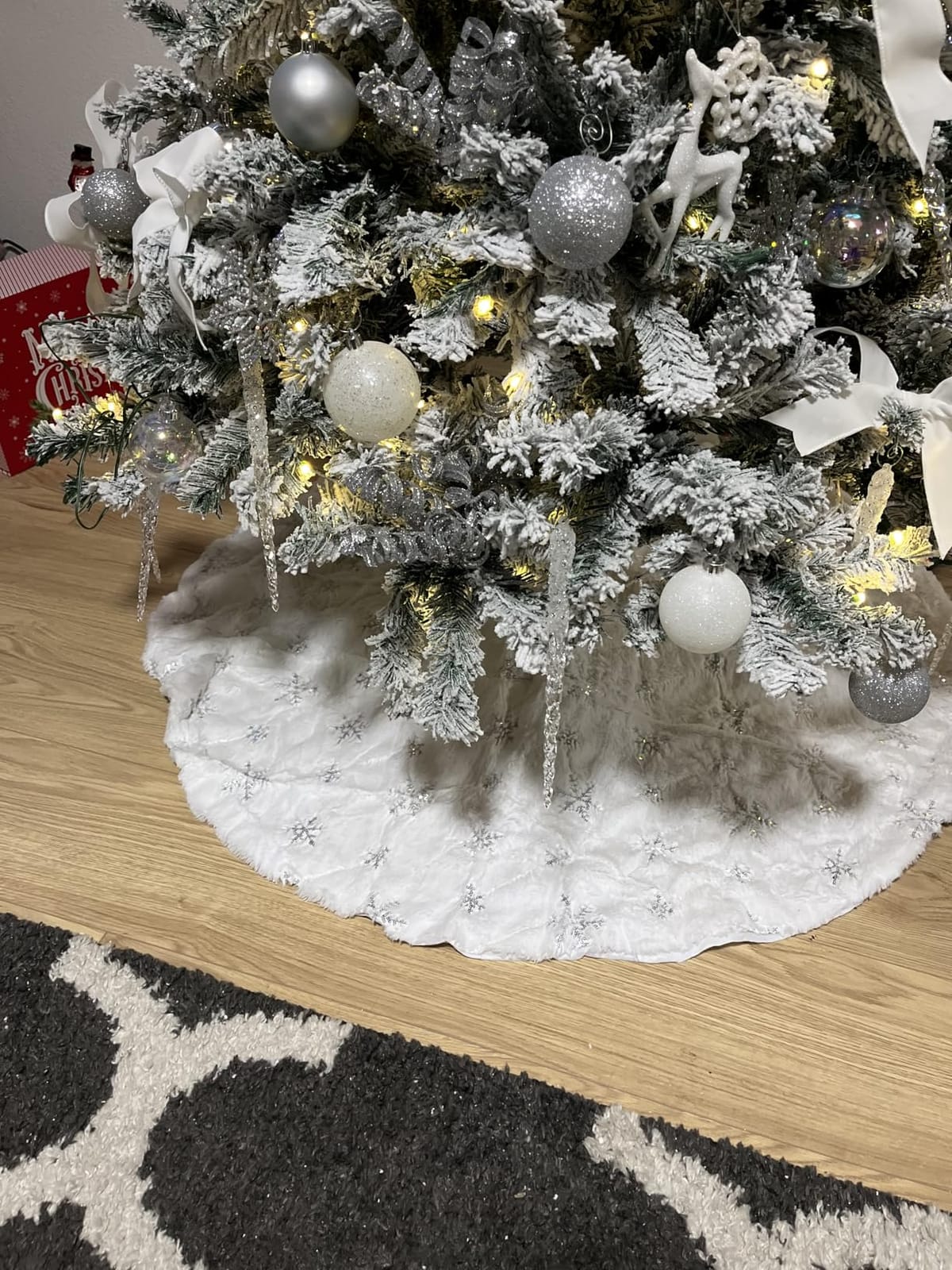 COOLWUFAN 48 Inches Faux Fur Christmas Tree Skirt, Silver Sequin Snowflake customer photo 1
