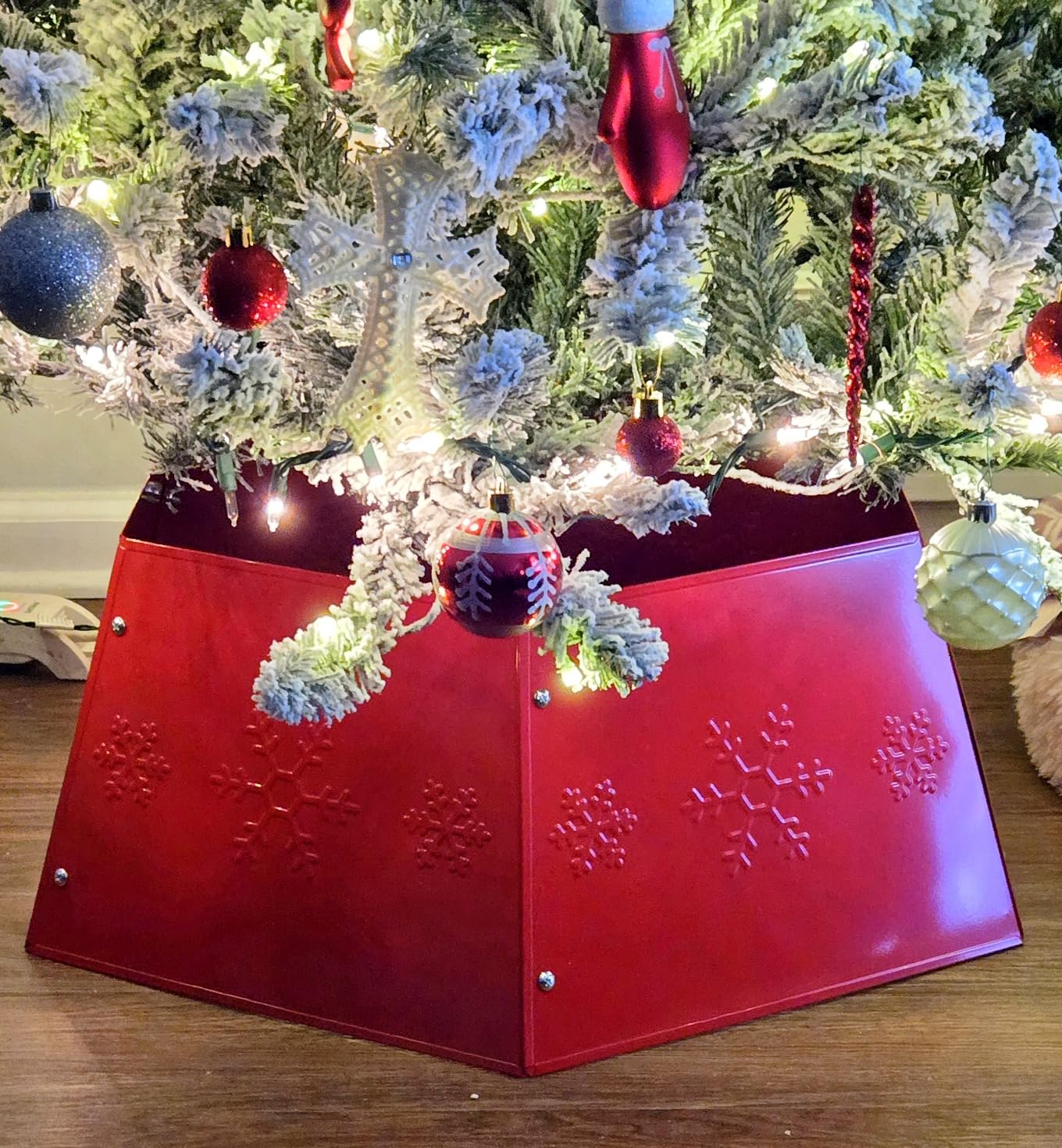 Blissun Metal Christmas Tree Ring, Christmas Tree Collar with Printed Snowflake, Willow Tree Skirt Base Stand for Christmas Tree Decorations (Silver) customer photo 2
