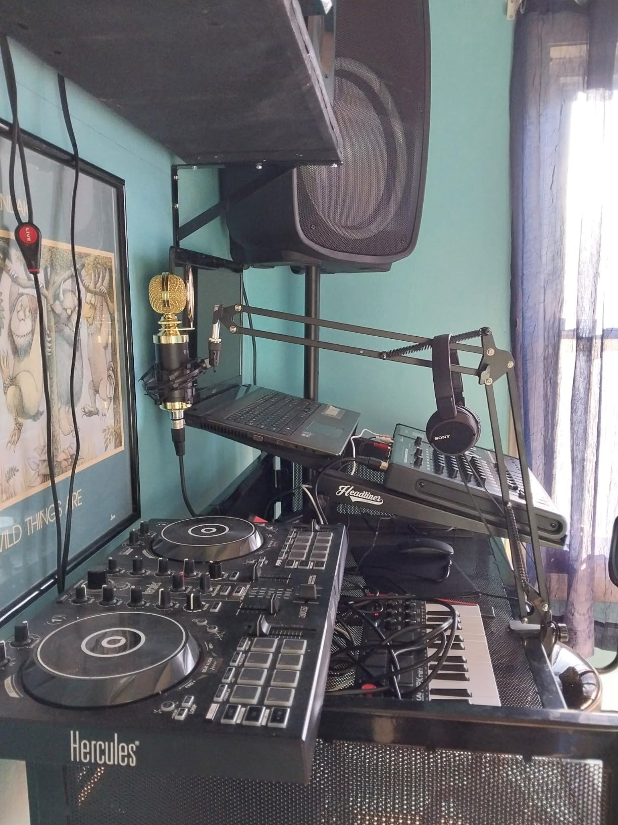 Headliner Covina DJ Controller Stand (HL20003), Rubber customer photo 1