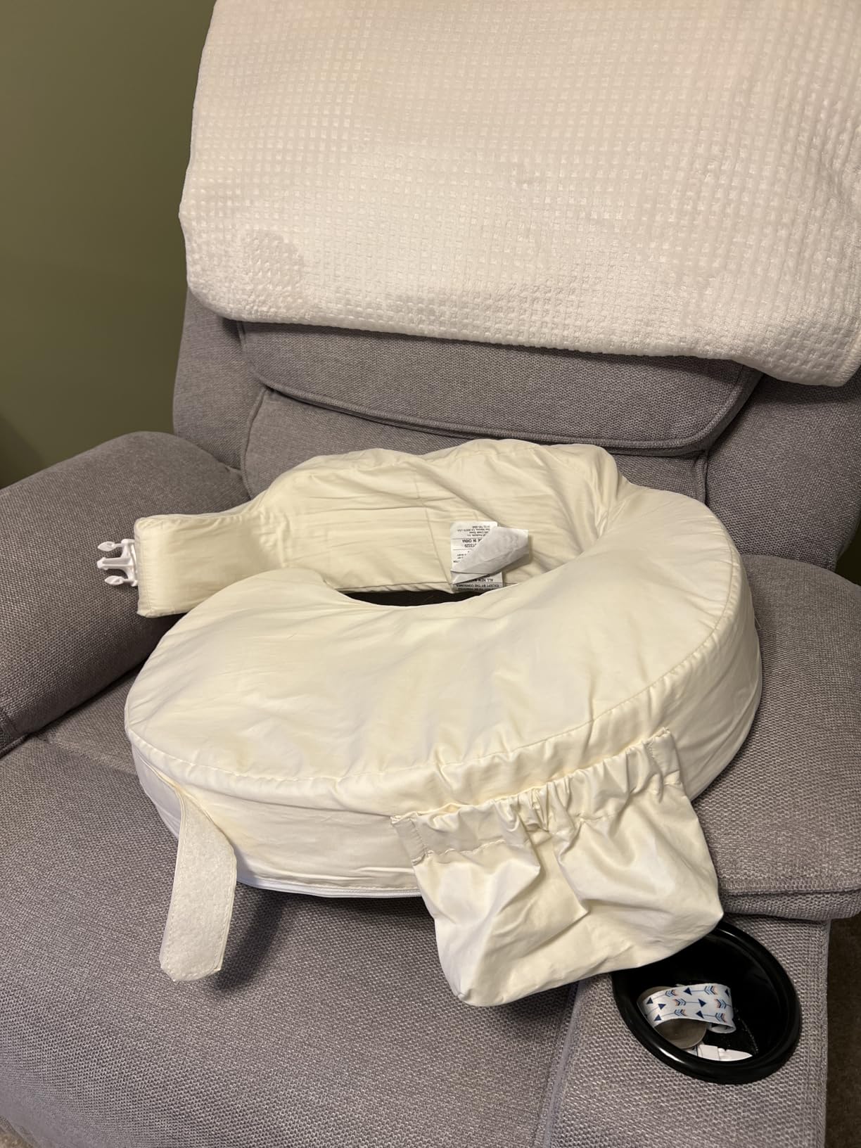 My Brest Friend Nursing Pillow - Deluxe - Soft Rose customer photo 2