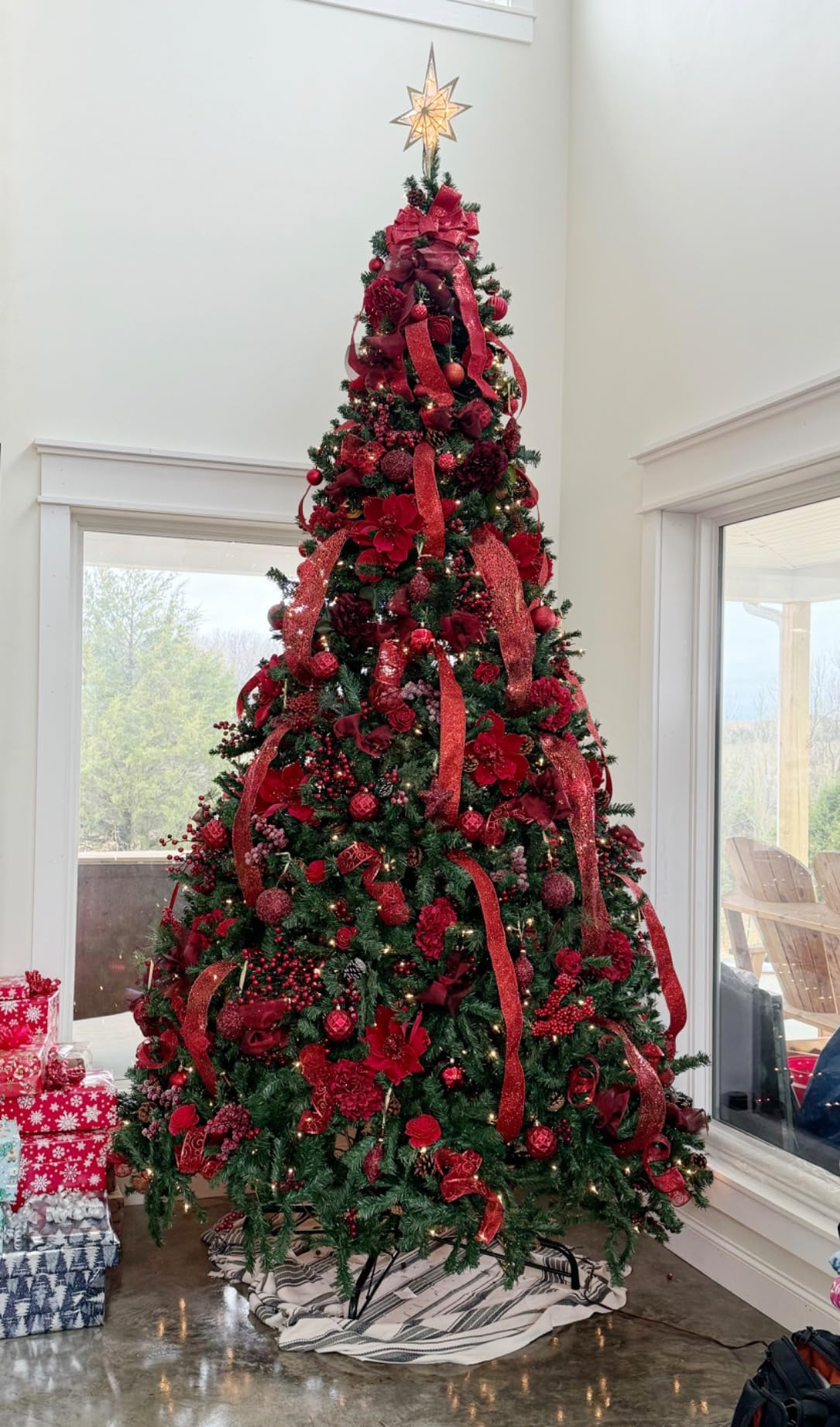 Best Choice Products 6ft Pre-Lit Pre-Decorated Artificial Christmas Tree Spruce w/Twinkling LEDs Pinecones, Berries, 250 Lights, w/ 798 Tips customer photo 1
