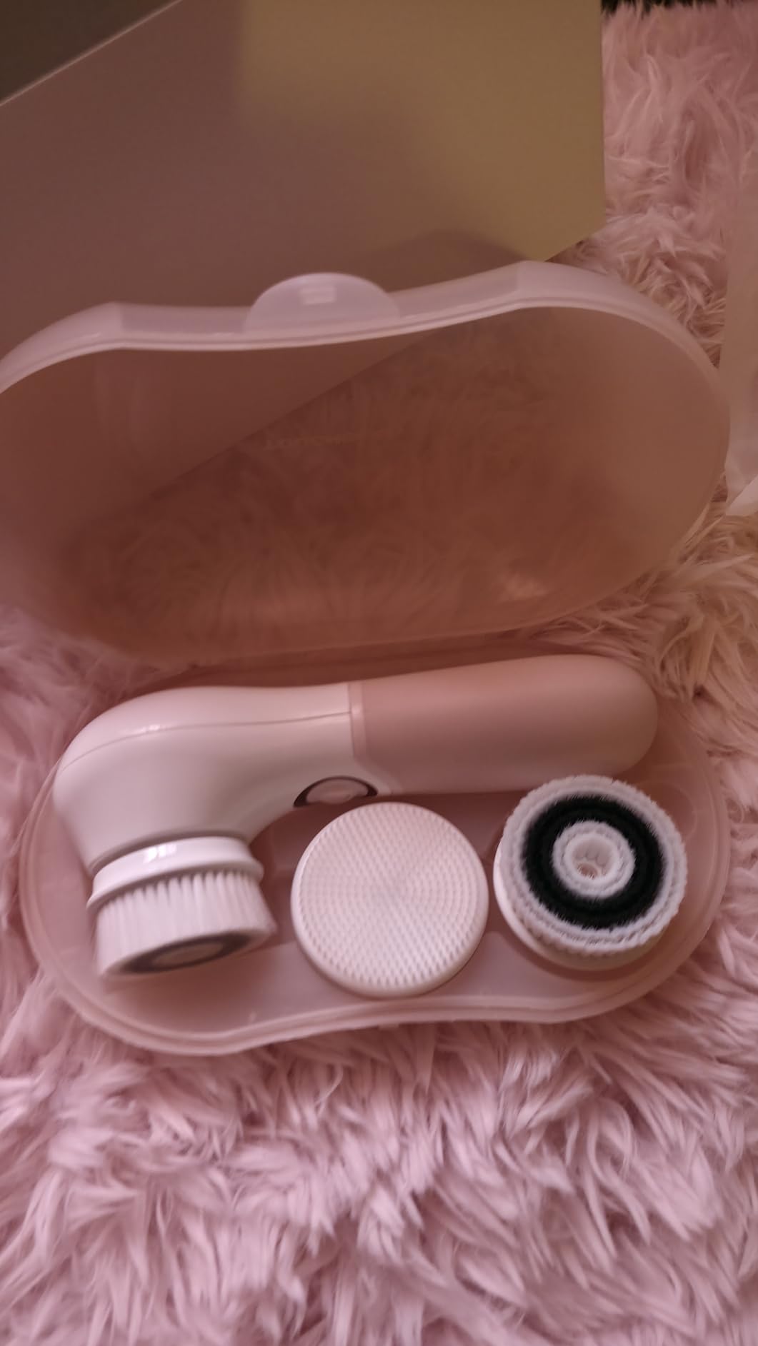 Facial Cleansing Brush Electric Facial Exfoliating Massage Brush with 3 Cleanser Heads and 2 Speeds Adjustable for Deep Cleaning, Removing Blackhead, Face Massaging customer photo 2