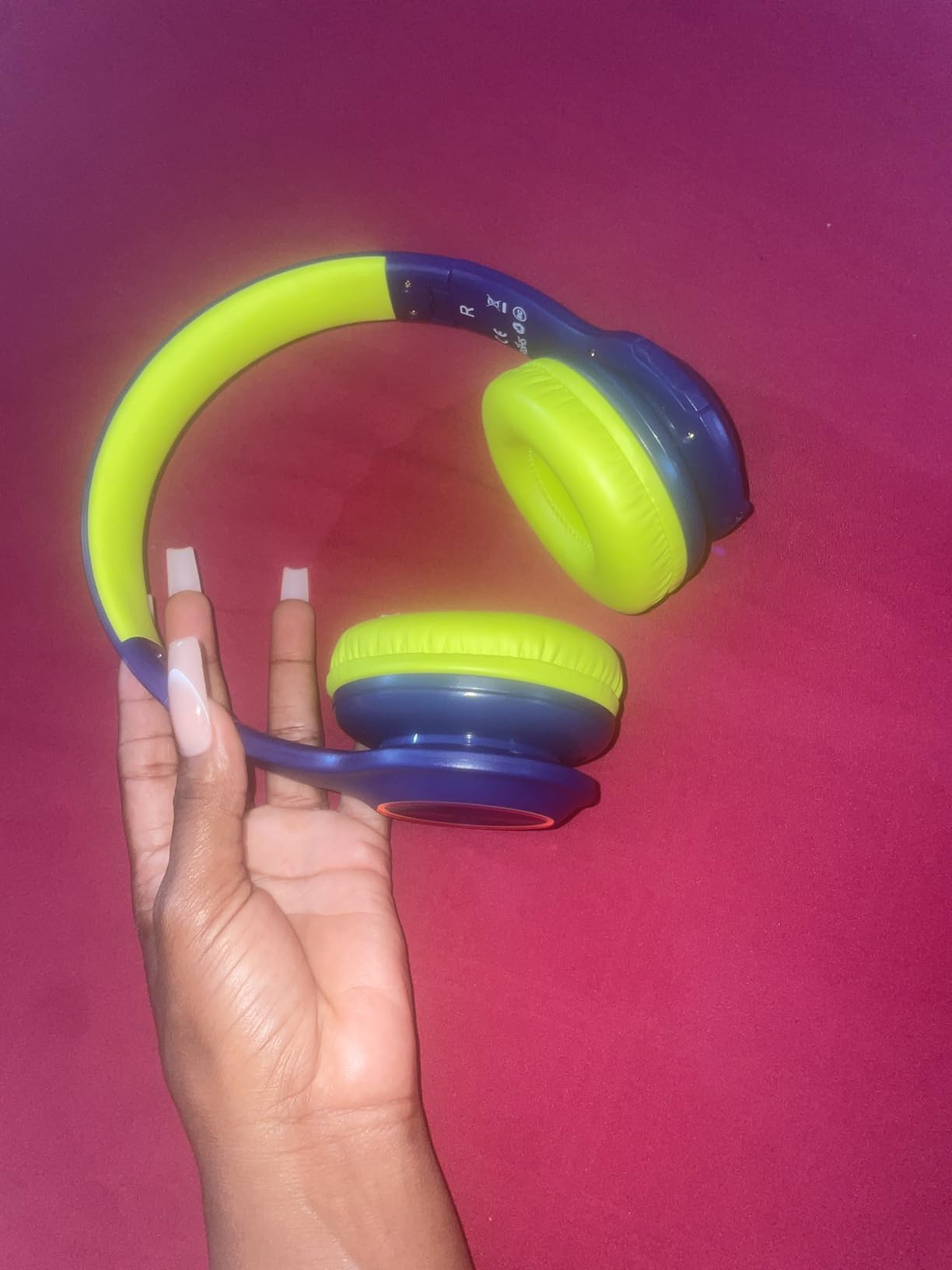 Candy Bila Kids Bluetooth 6.0 Headphones, LED Light, 85Hours Playtimes customer photo 1