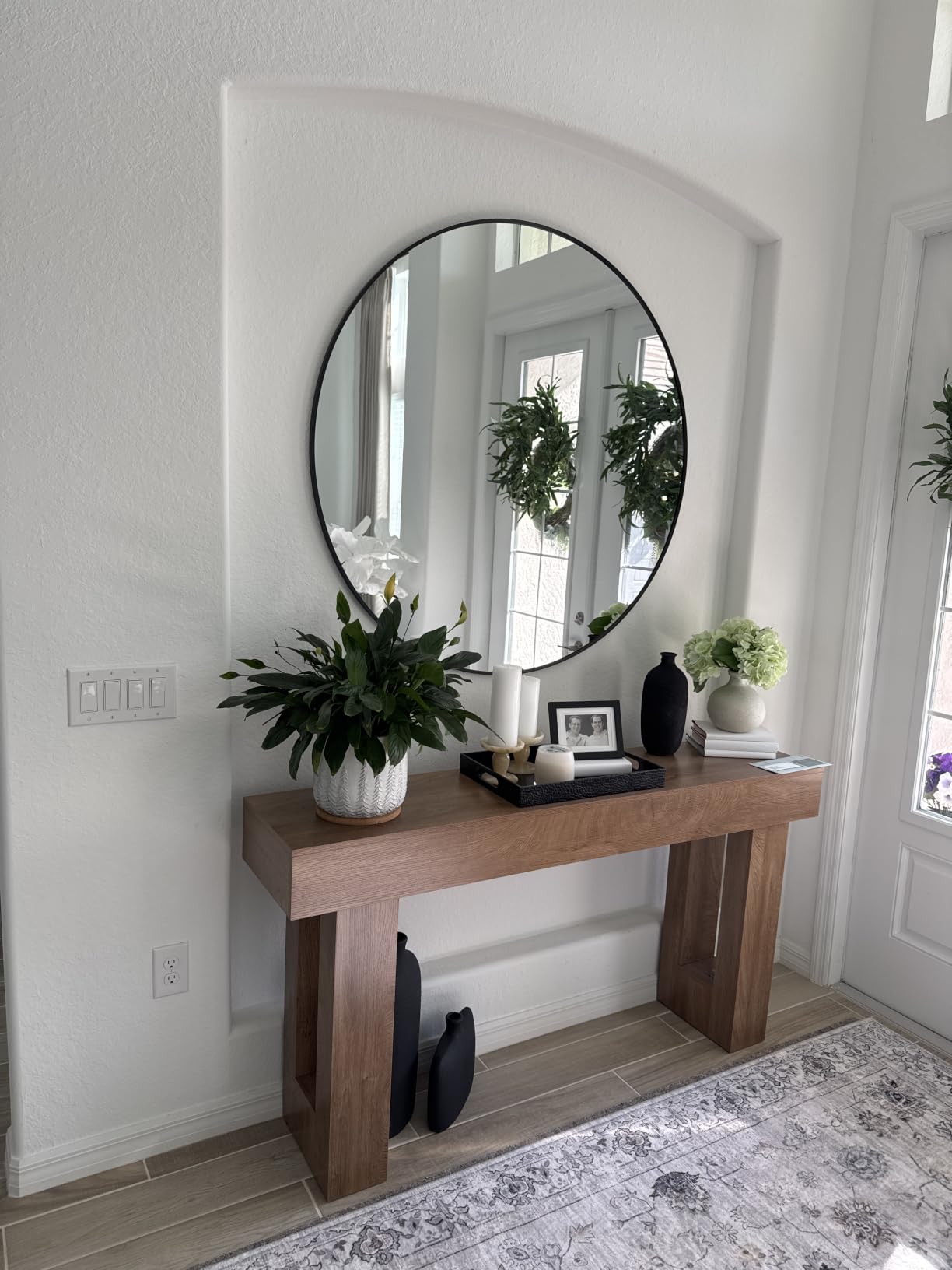 BEAUTYPEAK 30 Inch Round Mirror, Metal Frame Circle Mirror, Black customer photo 1
