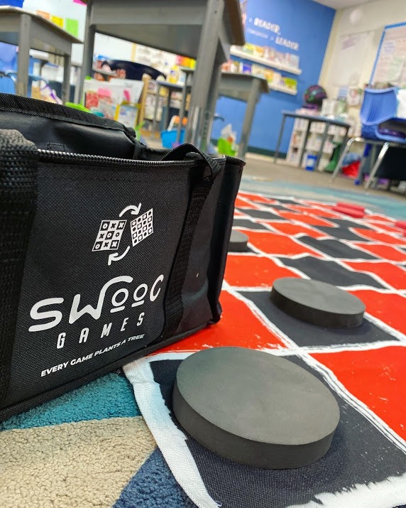 Swooc Games® - 2-in-1 Vintage Giant Checkers & Tic Tac Toe Game W/Mat (4ft x 4ft) - 100% Machine-Washable Canvas - Giant Outdoor Games for Kids - Yard Game for Kids - Jumbo Lawn Set - Large Checkers customer photo 2