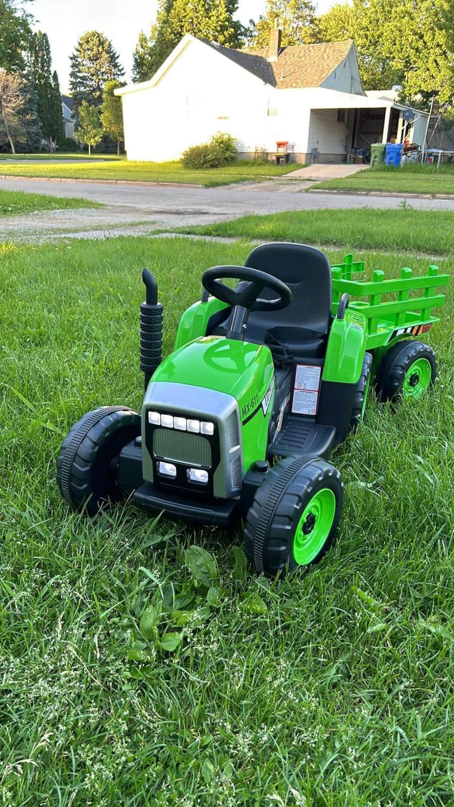HONEY JOY Ride On Tractor with Trailer, Toddler 3-Gear-Shift Ground Loader, LED Lights, Horn, Music, 12V Battery Powered Electric Toy Tractor with Remote Control (Pink) customer photo 2