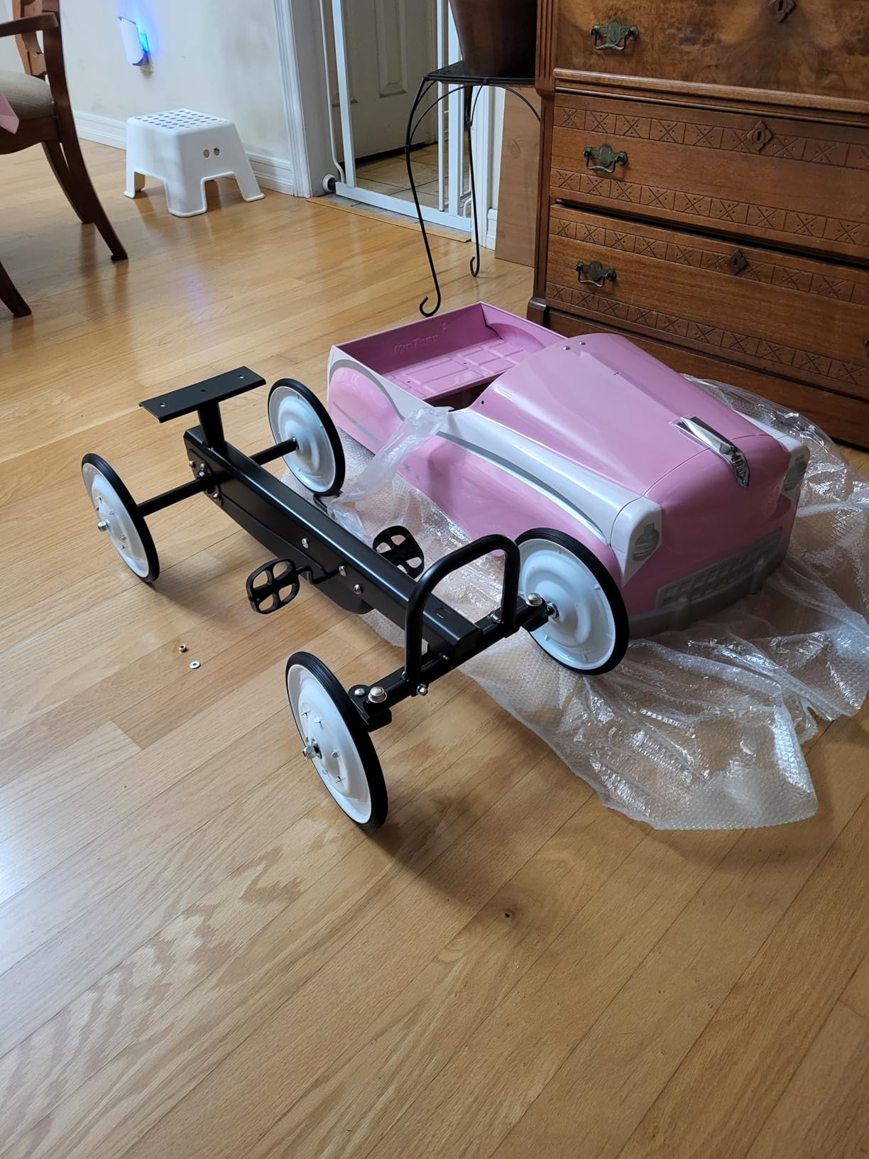 Kid Trax Street Rod Pedal Car, Indoor/Outdoor Toys for Toddlers Ages 3–5, Classic Design Ride On Car, Kid Cars to Drive, Ride On Toy, Toddler Boy Toys, Durable Steel Cars for Kids, Max Weight of 60lbs customer photo 1