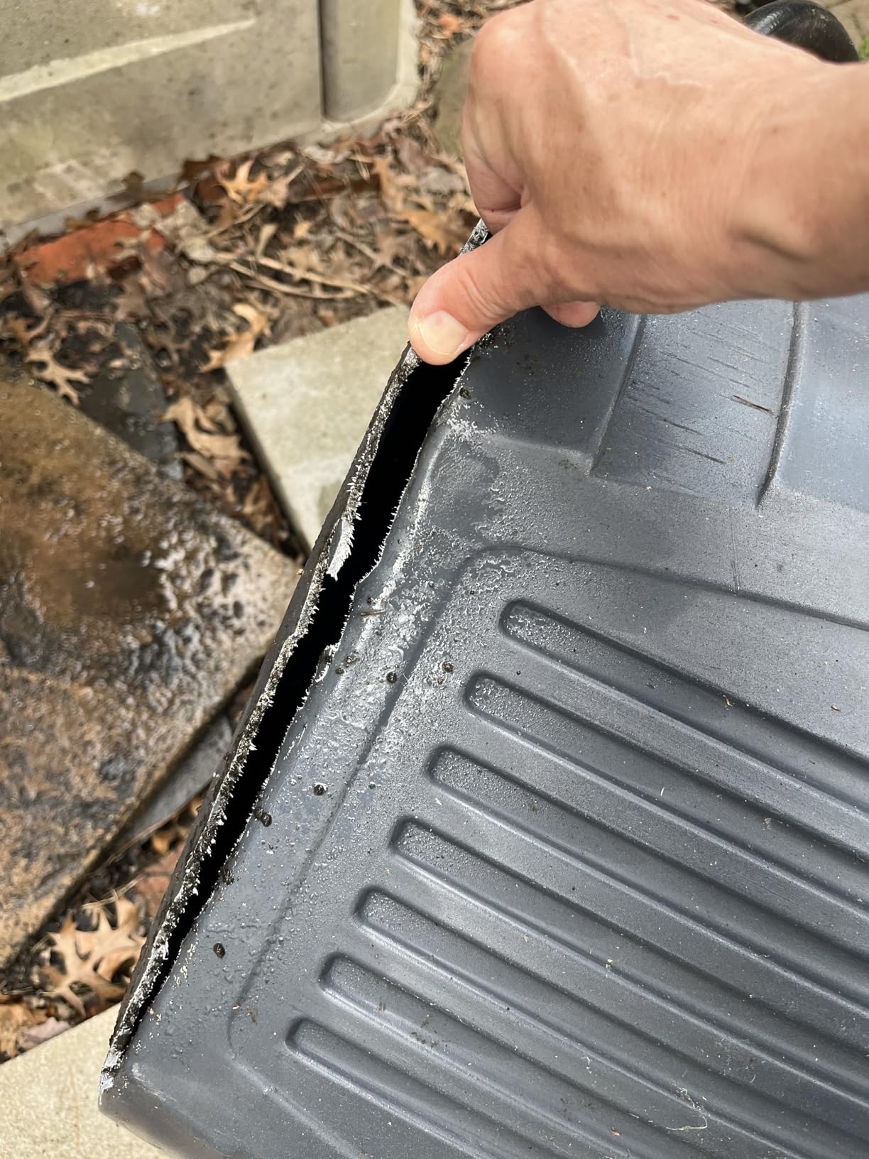 FCMP Outdoor RC45 45-Gallon Rain Barrel, Flat-Back Gutter Downspout Collector, Black - Includes 3.5-ft Hose, Shut-Off Valve & Debris Screen for Garden Rainwater Harvesting customer photo 1