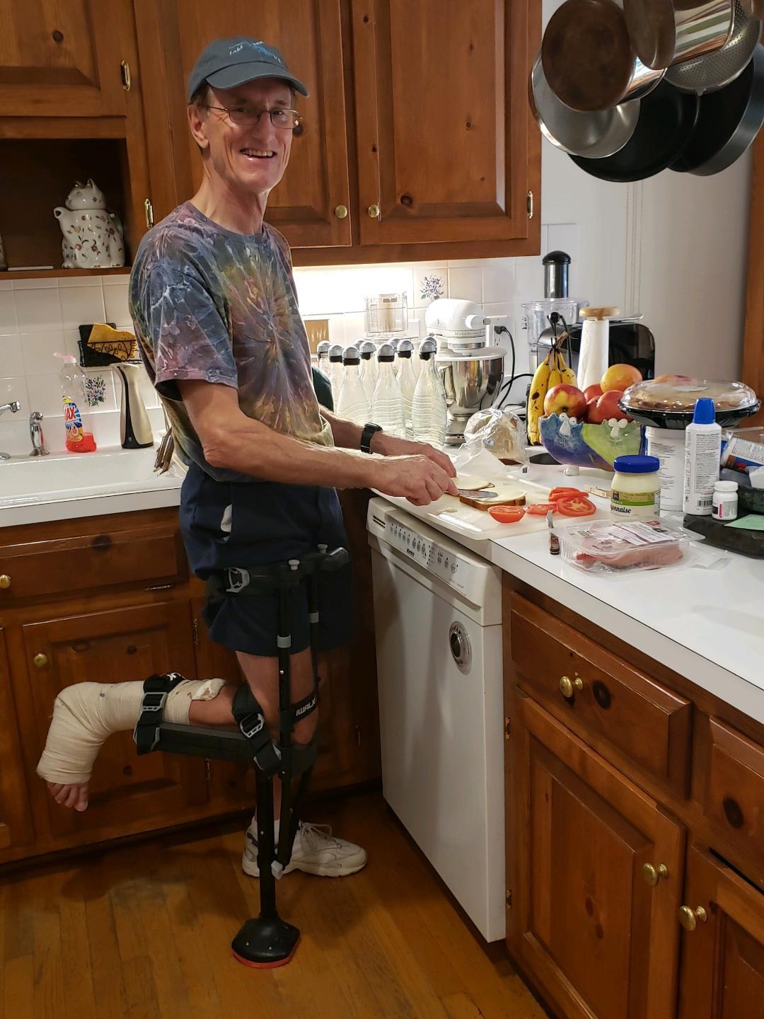 iWALK3.0 Original Hands Free Knee Crutch-Replaces Knee Scooter & Crutches customer photo 2