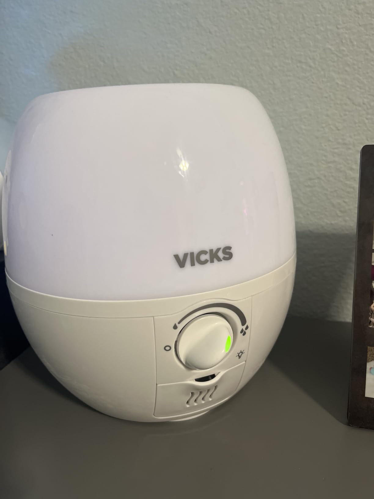 Vicks Humidifier 3-in-1 SleepyTime Cool Mist Humidifier for Nursery, White customer photo 2