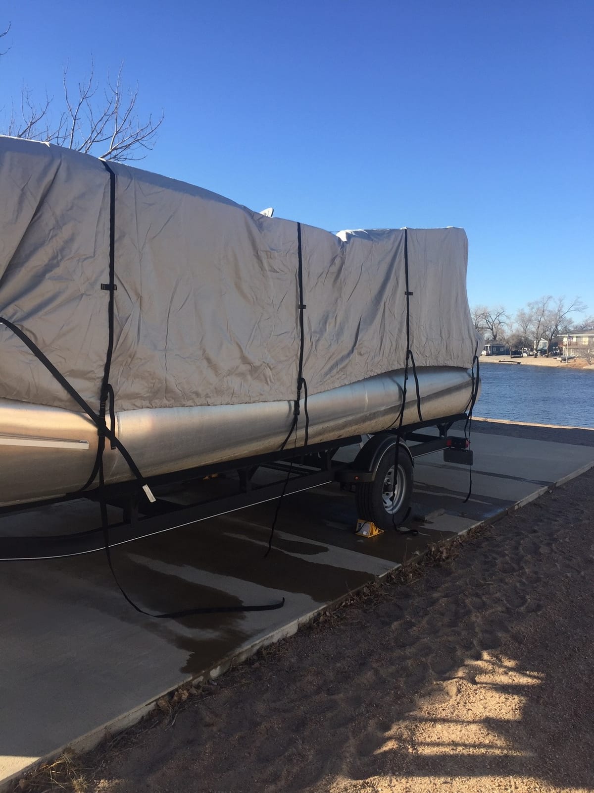 Eliteshield Waterproof Pontoon Boat Cover, Heavy Duty 600D Polyester Marine Grade Trailerable Pontoon Cover Deck Boat Cover, Fits 25ft-28ft Long, Beam Width up to 105