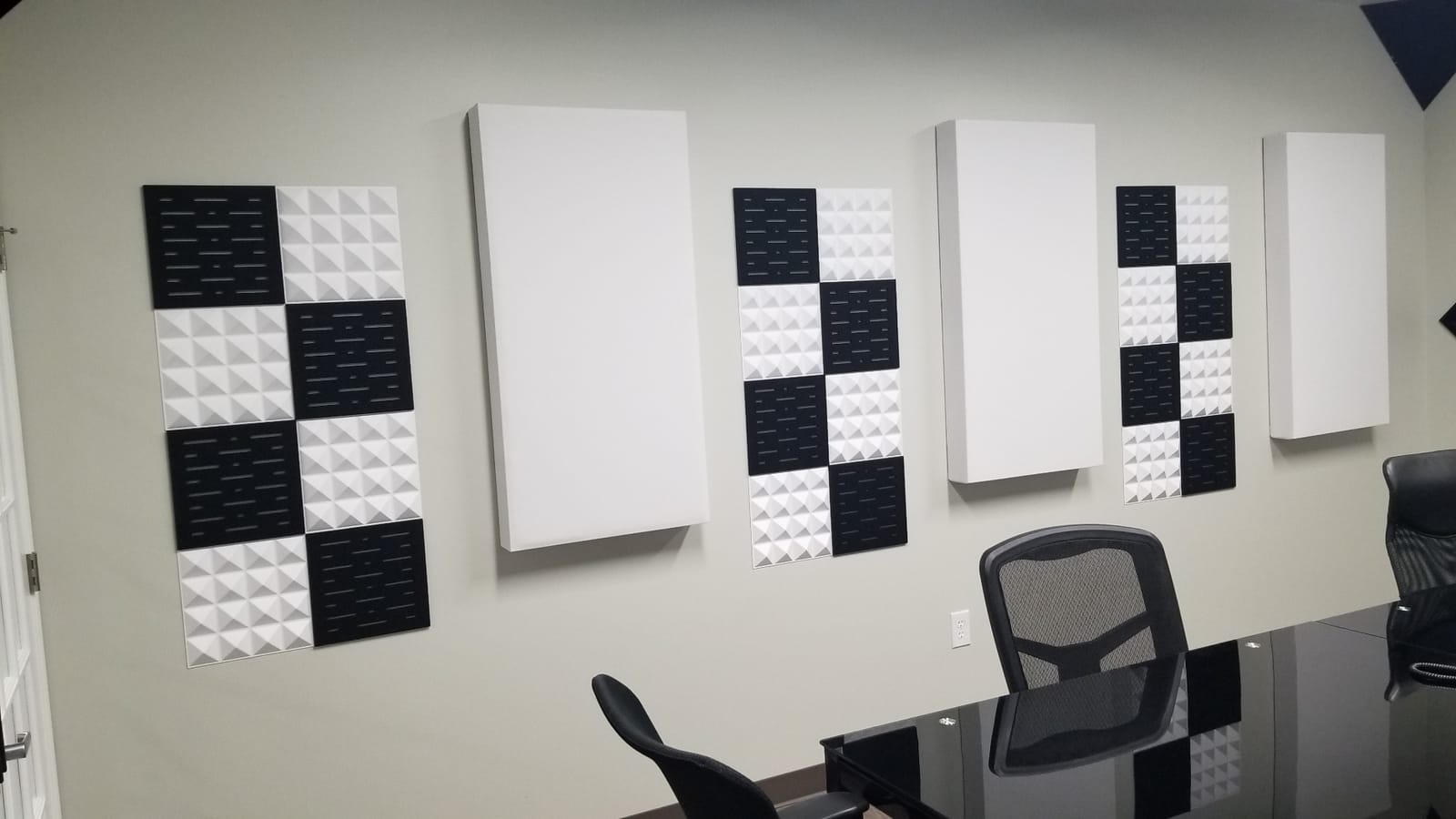 Acoustimac Low Frequency Bass Trap DMD 4' x 2' x 4' (DMD GRAY) customer photo 2
