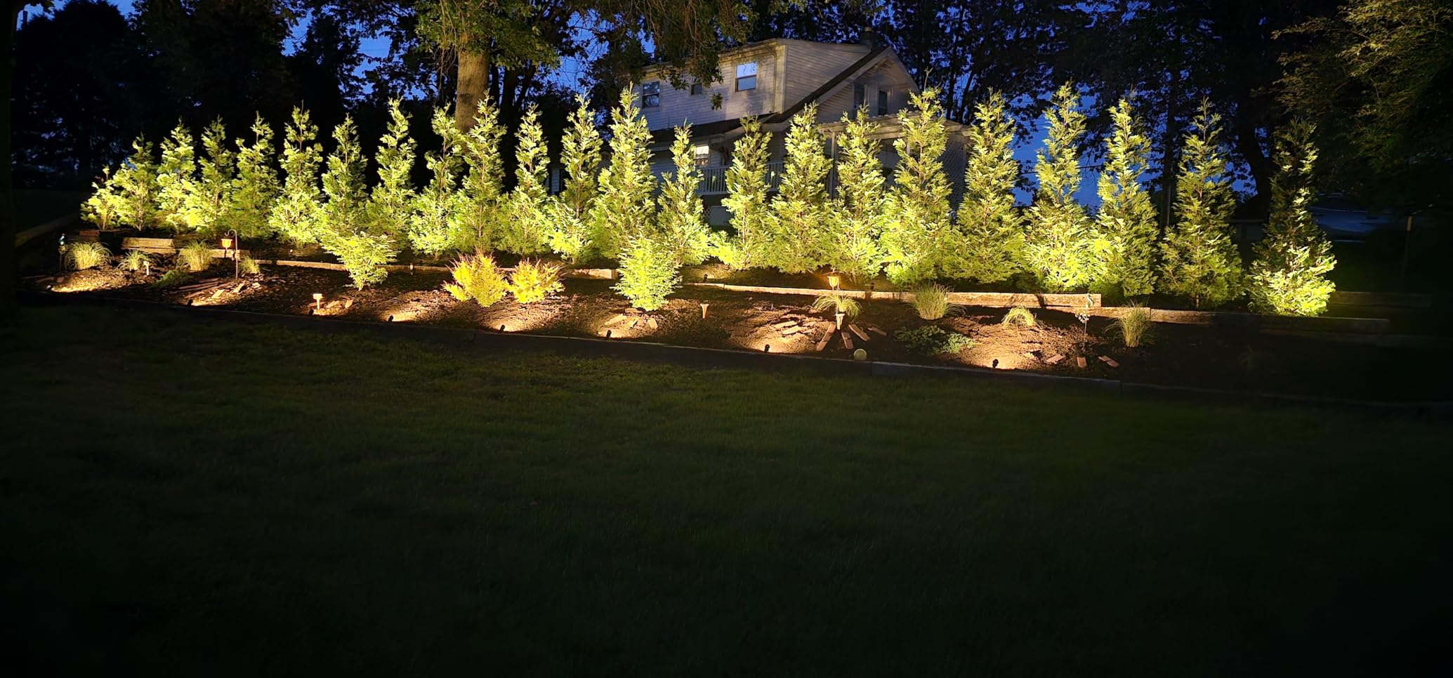 ZUCKEO 10W Low Voltage Landscape Lights LED Landscape Lighting with Connectors, 12V Outdoor Spotlights Yard Garden Pathway Lights, 1000LM Waterproof Warm White Light (14 Pack) customer photo 1