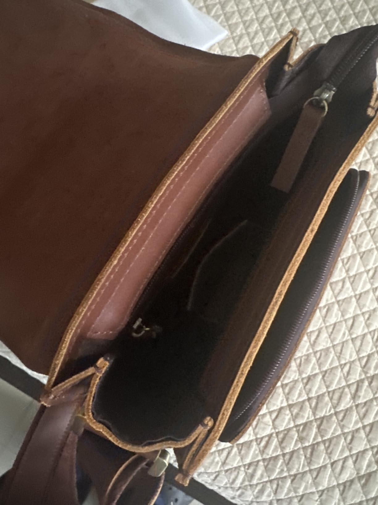 Augus Mens Leather Crossbody Messenger Bag for Work Travel Daily Casual customer photo 1