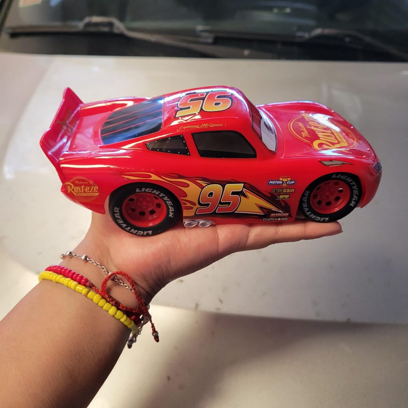 Jada Toys Pixar Cars 1:24 Lightning McQueen RC Remote Control Car 2.4 GHz Red Toys for Kids customer photo 2