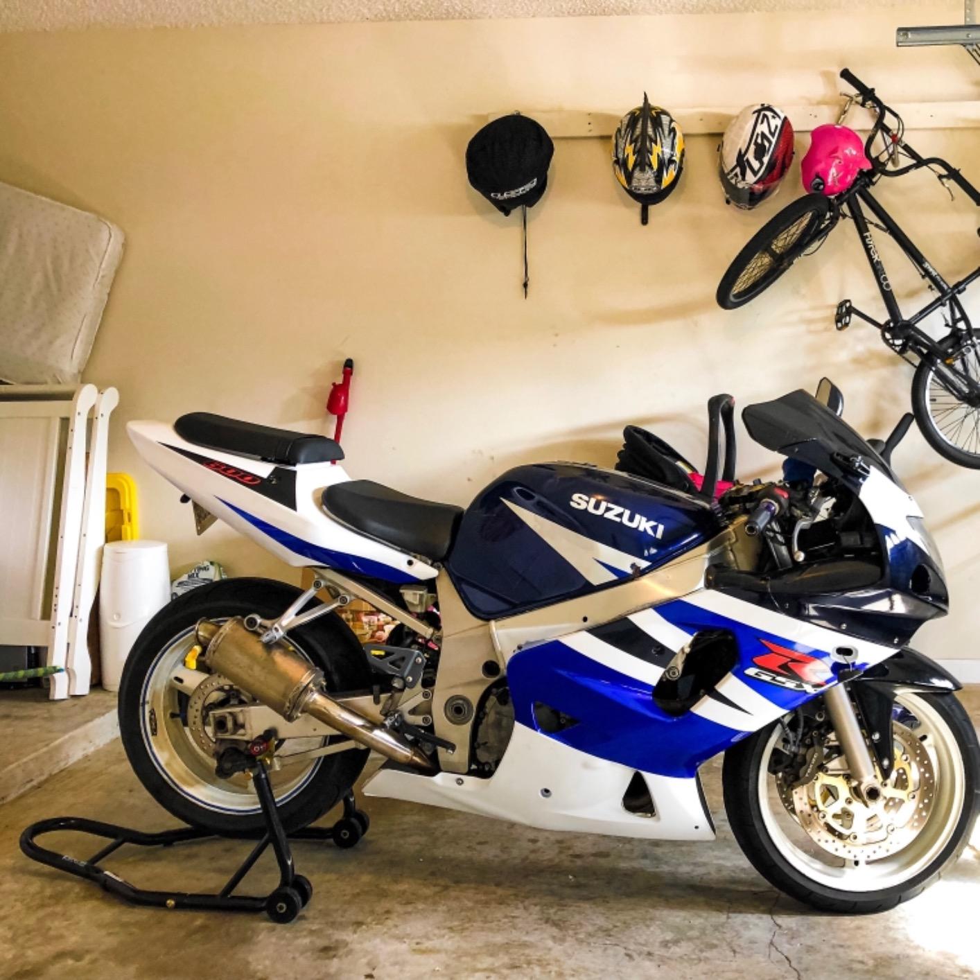 Venom Sport Bike Motorcycle Rear Wheel Swingarm Spool Lift Stand Paddock Stands Compatible with Yamaha Honda Kawasaki Suzuki Ducati BMW customer photo 2