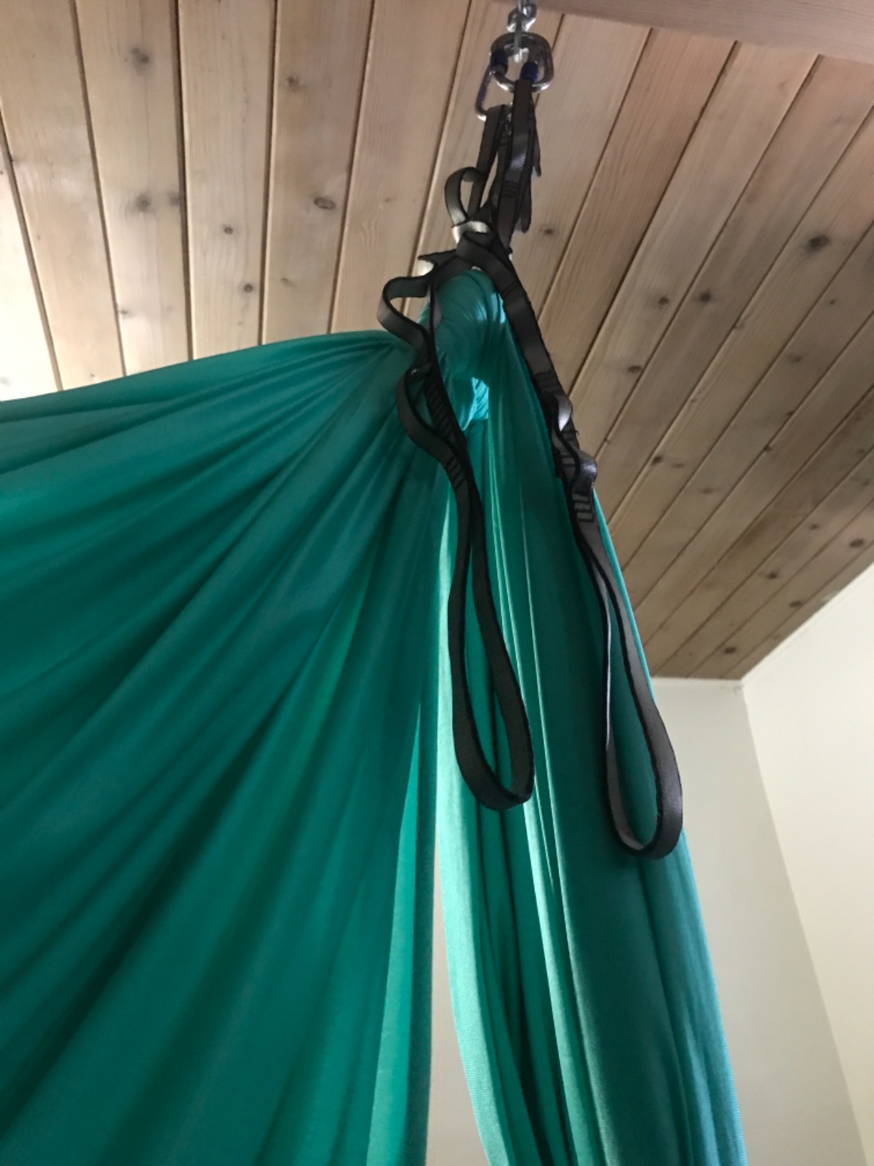 5.5 Yards Aerial Silks Yoga Swing Set - Aerial Yoga Hammock Kit Anti-Gravity Flying for Fitness, Low/Non Stretch Nylon Tricot Fabric Hardware Included for Dance customer photo 2