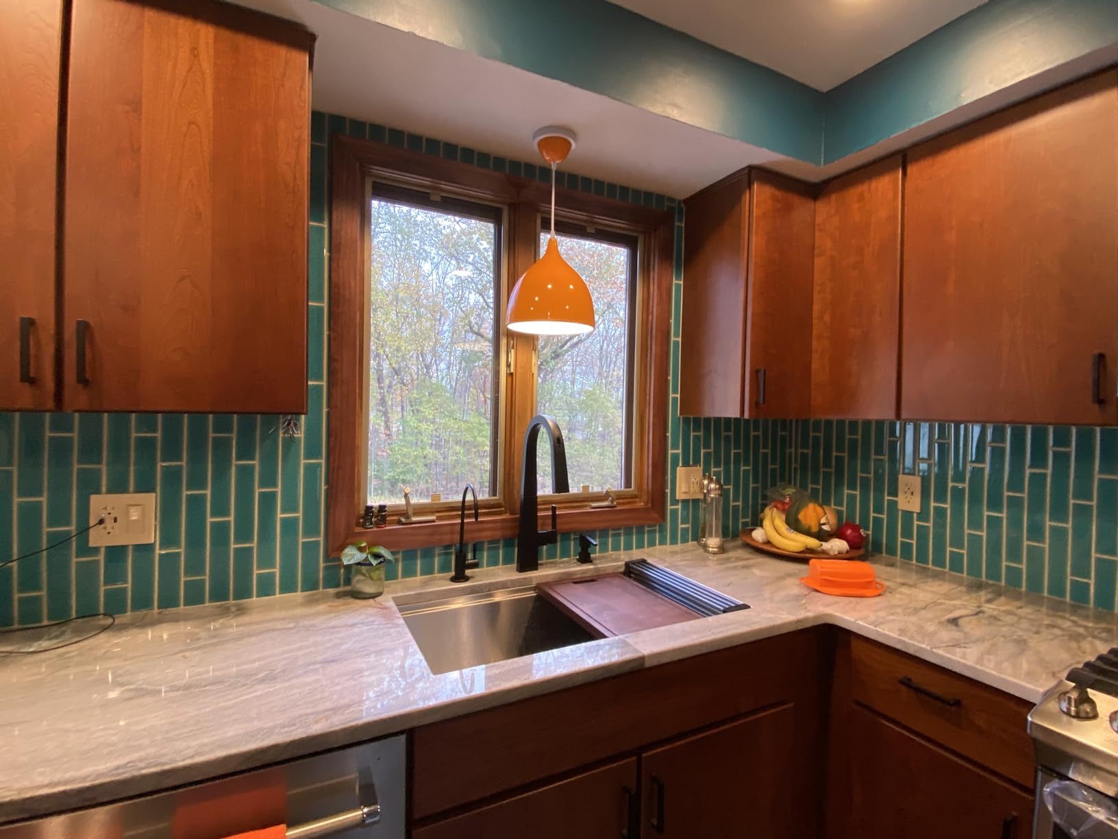 Ruvati 33-in 16-Gauge Offset-Drain Undermount Workstation Sink - RVH8591 customer photo 2