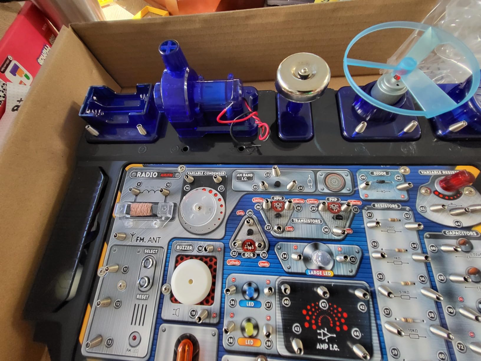 Dr. STEM Toys Circuit Science Kit, Includes Over 100 Electrical Experiments with Lights, Sounds, and Action - for Boys and Girls Ages 8+ customer photo 2